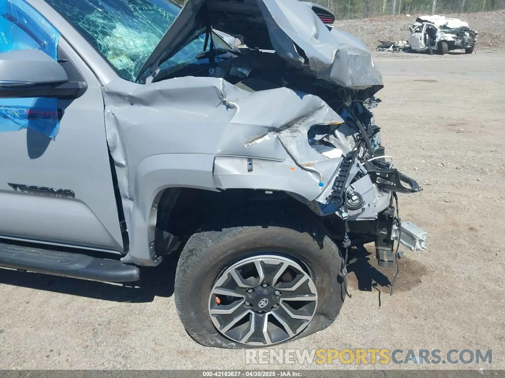 18 Photograph of a damaged car 3TMCZ5AN1LM353102 TOYOTA TACOMA 2020