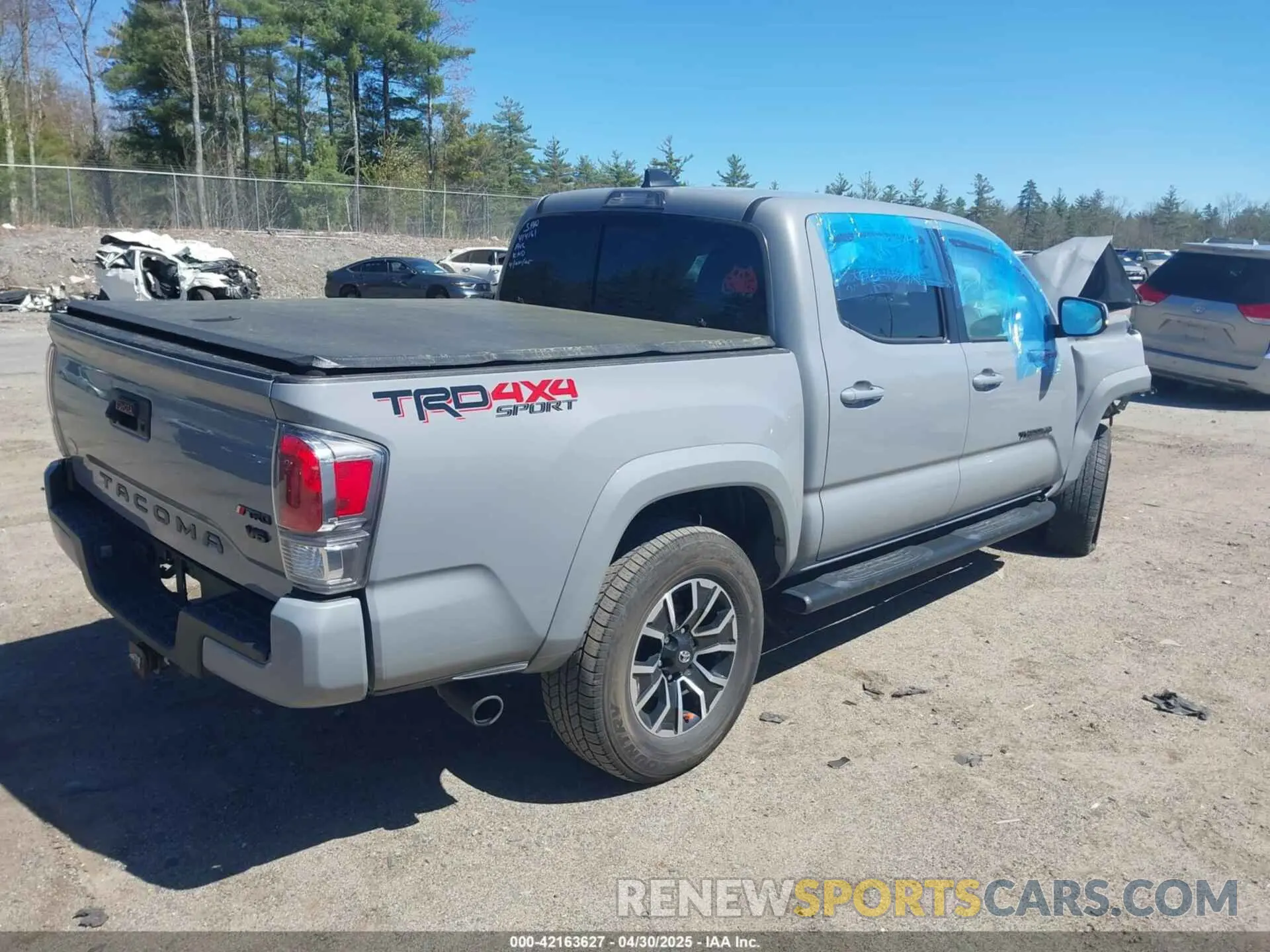 4 Photograph of a damaged car 3TMCZ5AN1LM353102 TOYOTA TACOMA 2020
