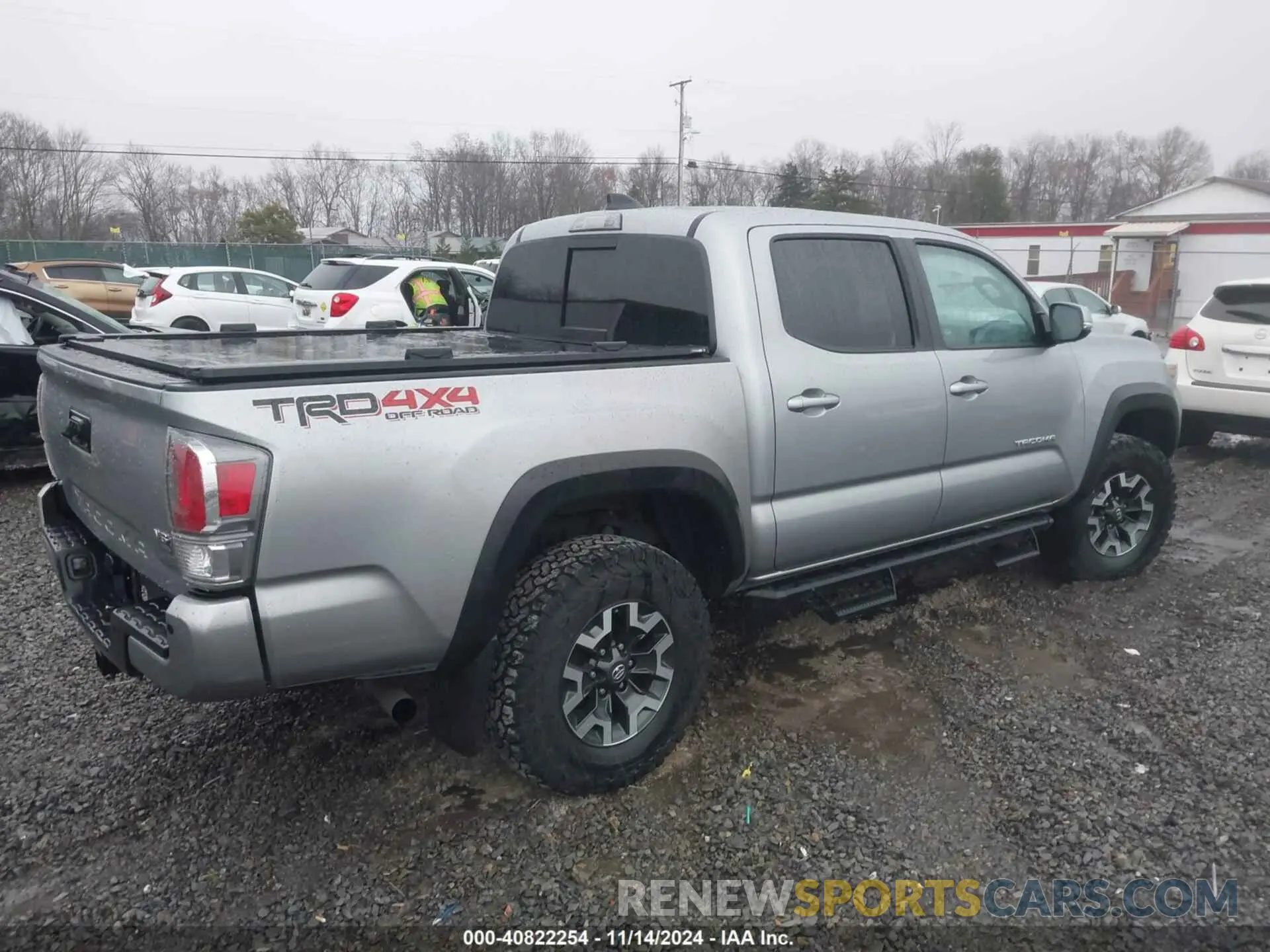 4 Photograph of a damaged car 3TMCZ5AN1LM360194 TOYOTA TACOMA 2020