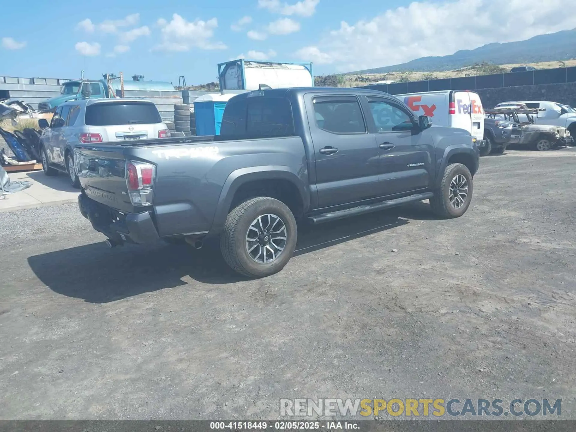 4 Photograph of a damaged car 3TMCZ5AN1LM360843 TOYOTA TACOMA 2020