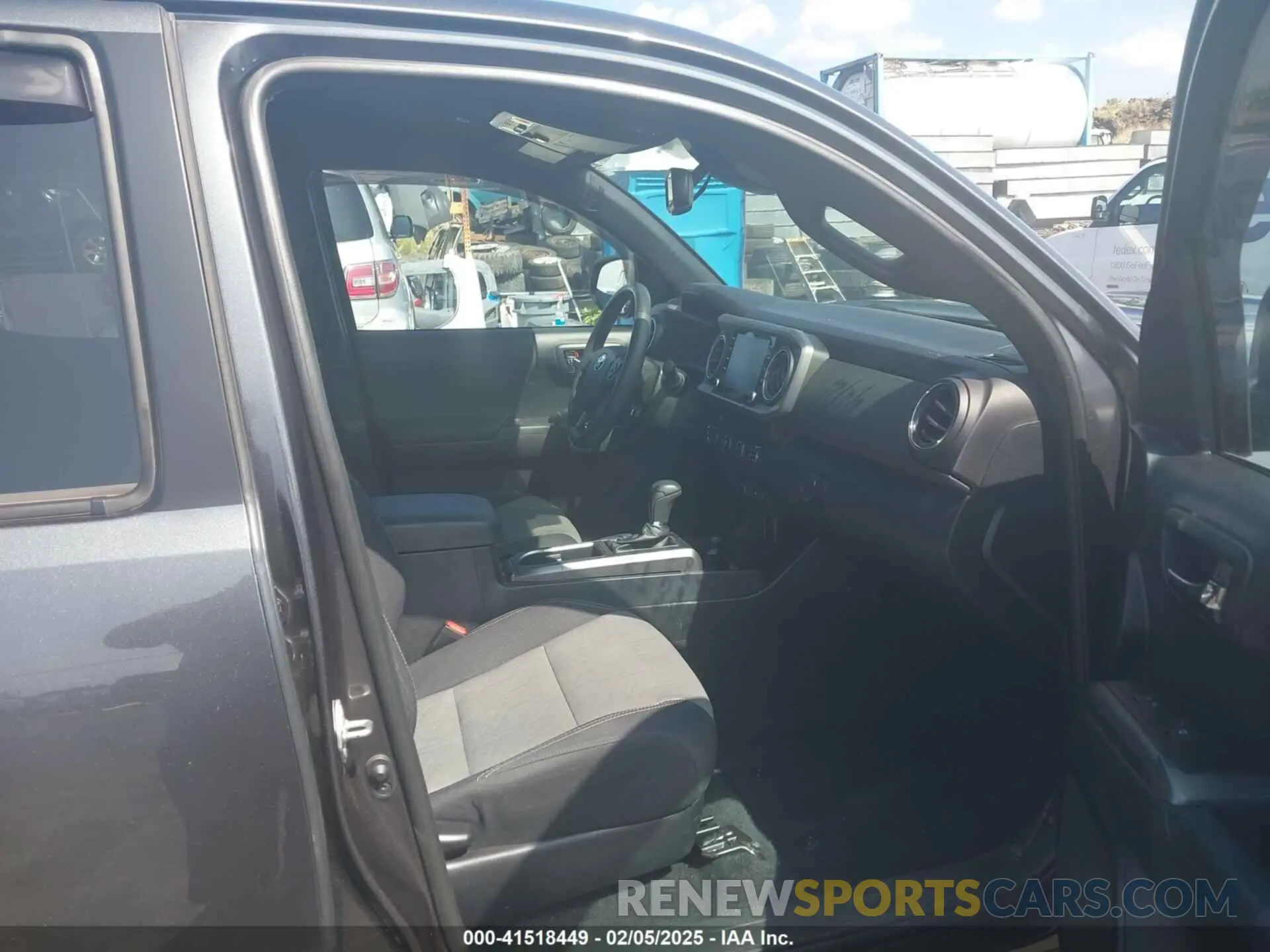 5 Photograph of a damaged car 3TMCZ5AN1LM360843 TOYOTA TACOMA 2020