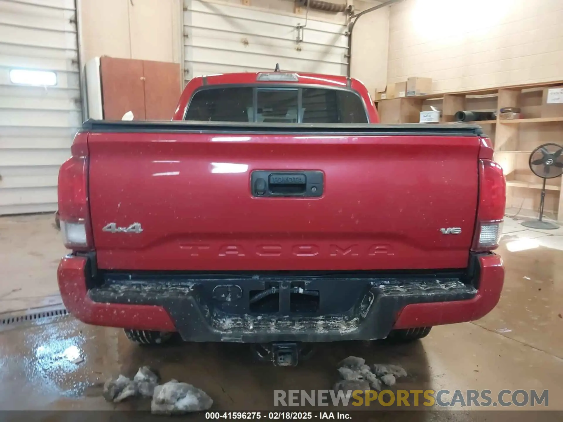 17 Photograph of a damaged car 3TMCZ5AN1LM362737 TOYOTA TACOMA 2020