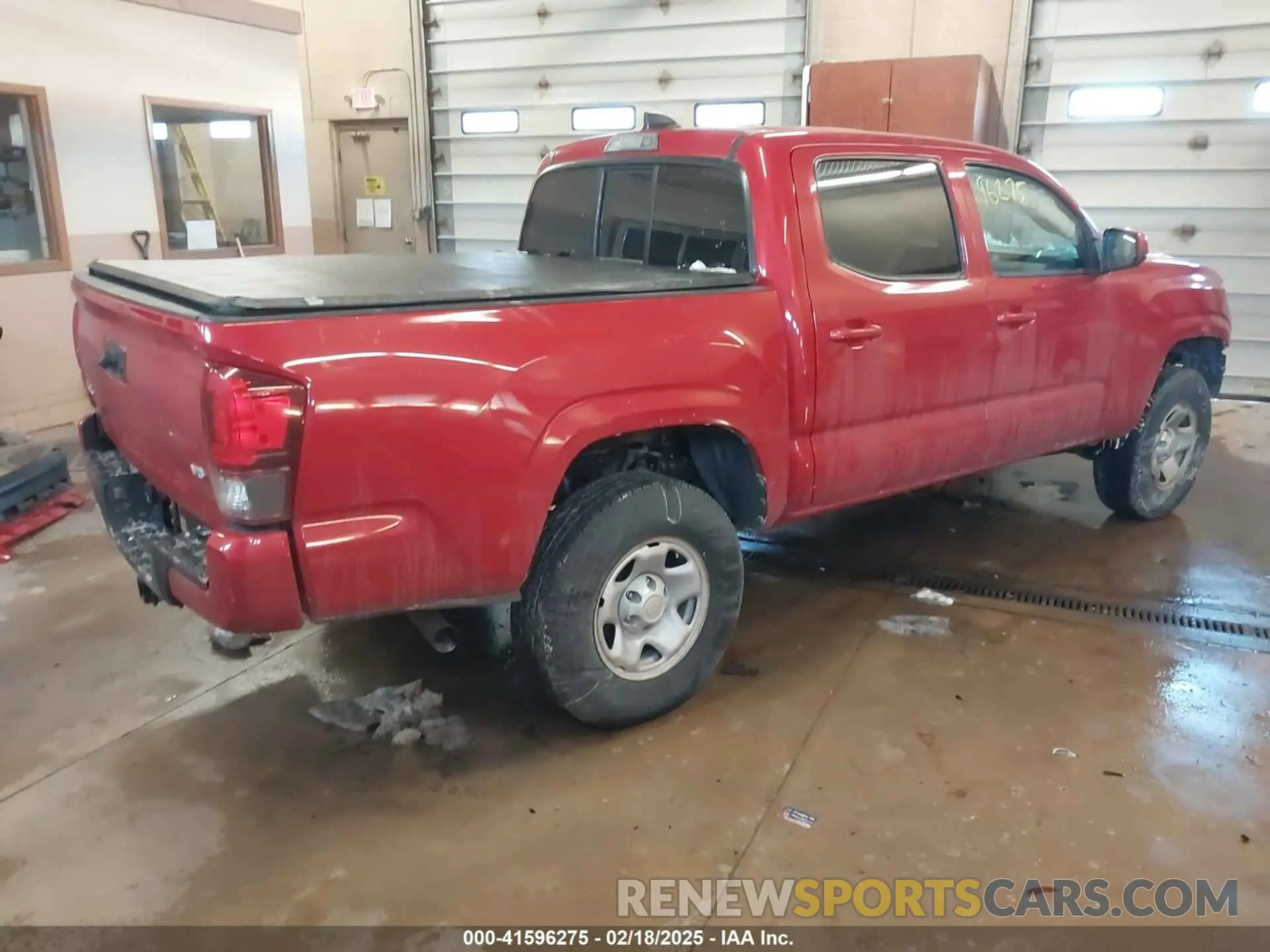 4 Photograph of a damaged car 3TMCZ5AN1LM362737 TOYOTA TACOMA 2020