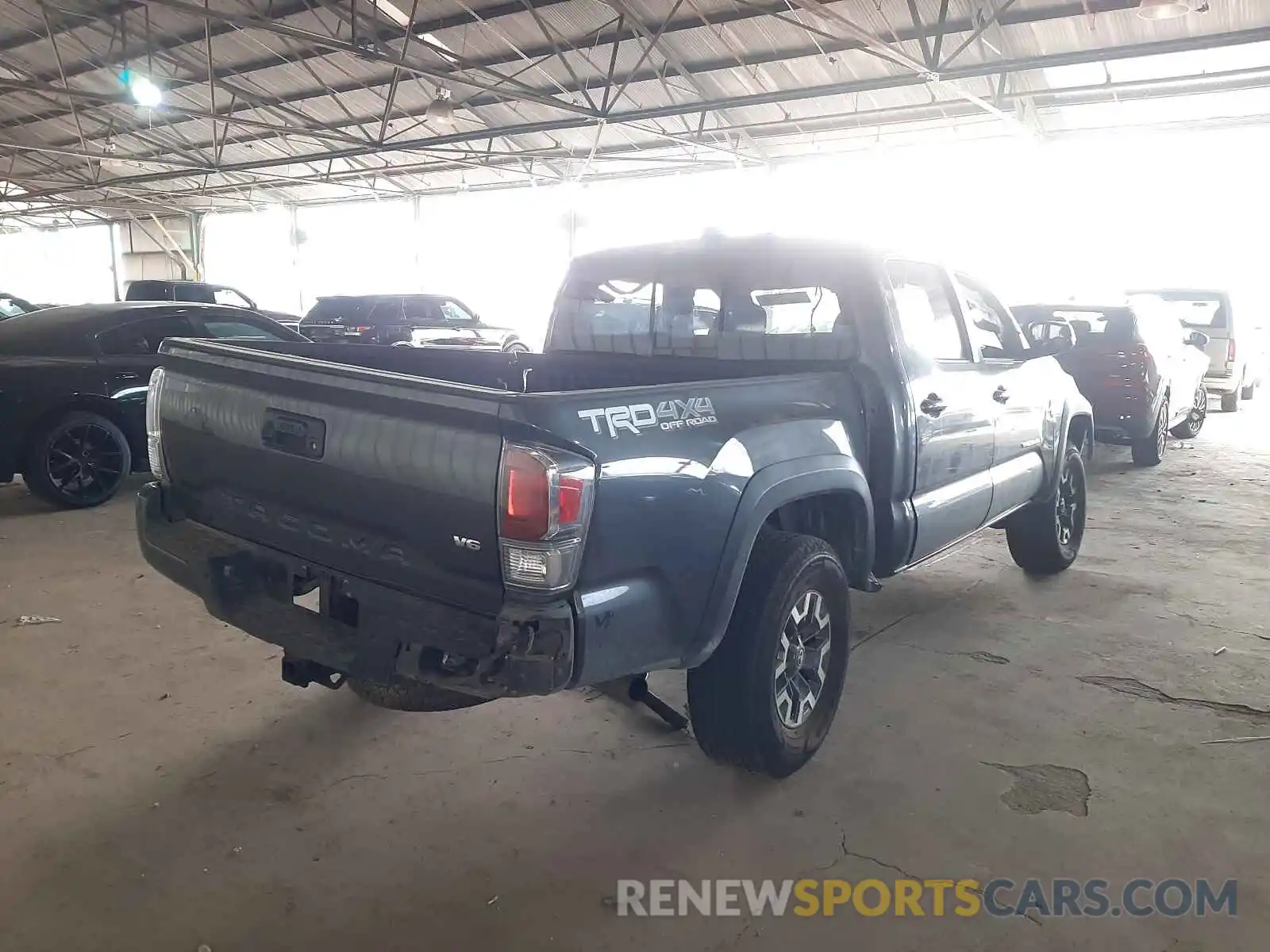 4 Photograph of a damaged car 3TMCZ5AN2LM323249 TOYOTA TACOMA 2020