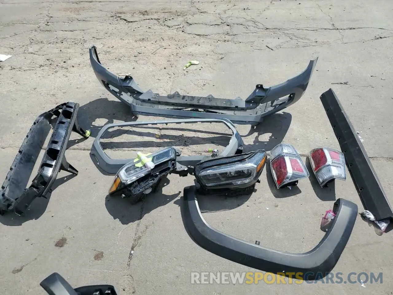 12 Photograph of a damaged car 3TMCZ5AN2LM327690 TOYOTA TACOMA 2020