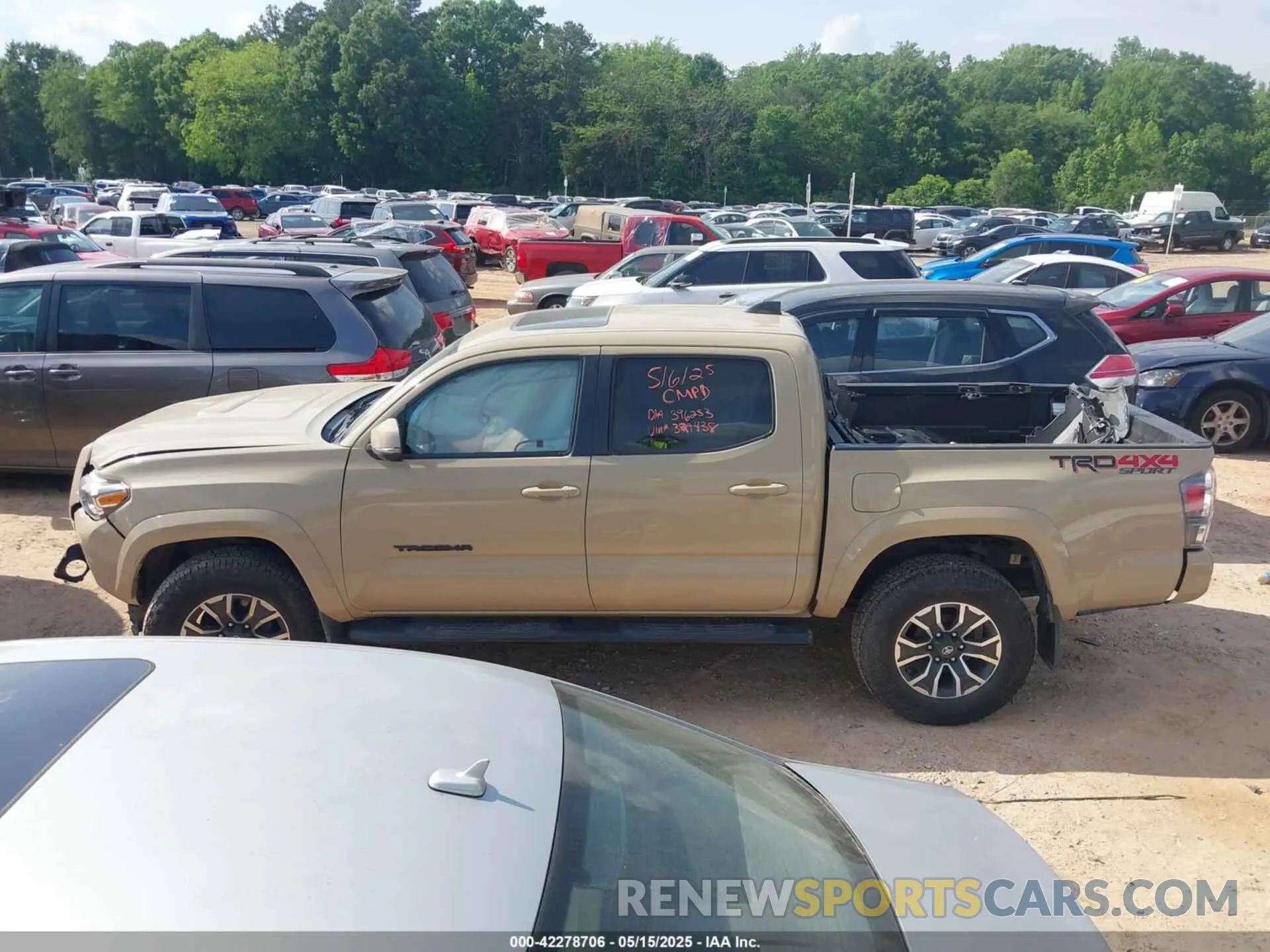 14 Photograph of a damaged car 3TMCZ5AN2LM329438 TOYOTA TACOMA 2020