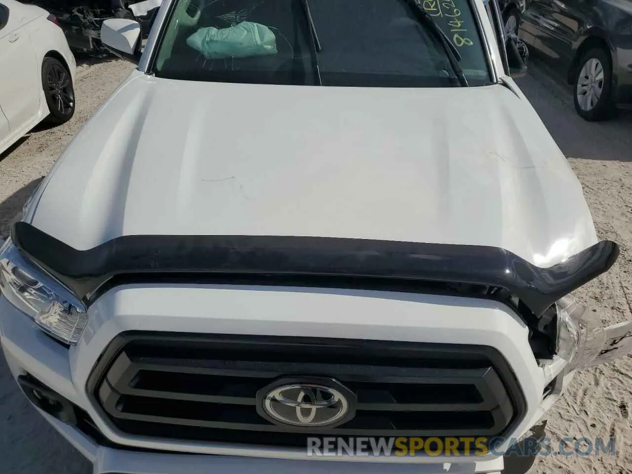 11 Photograph of a damaged car 3TMCZ5AN2LM340102 TOYOTA TACOMA 2020