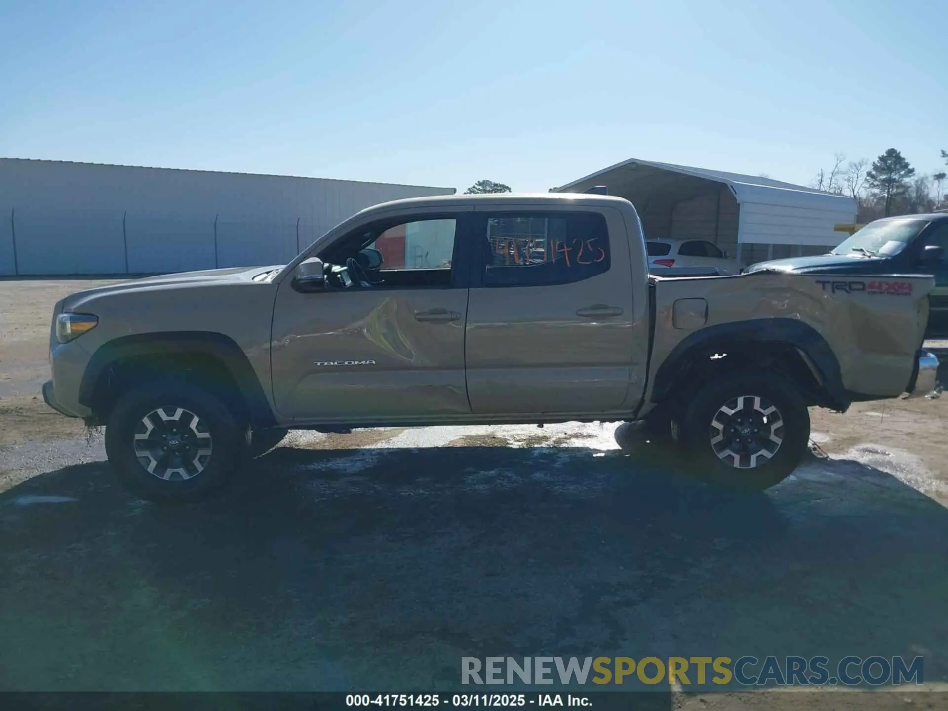 15 Photograph of a damaged car 3TMCZ5AN2LM356140 TOYOTA TACOMA 2020