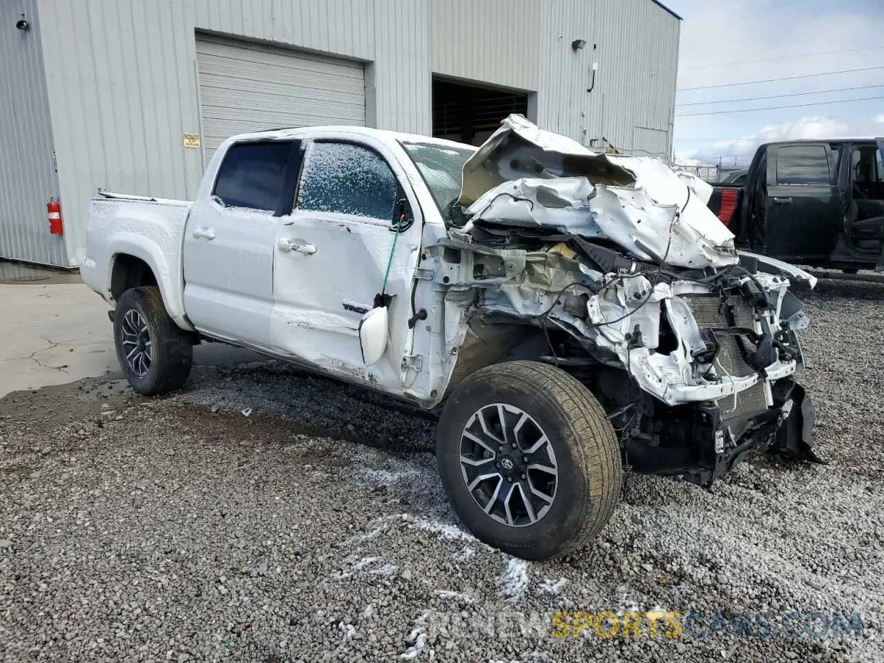 4 Photograph of a damaged car 3TMCZ5AN2LM365226 TOYOTA TACOMA 2020