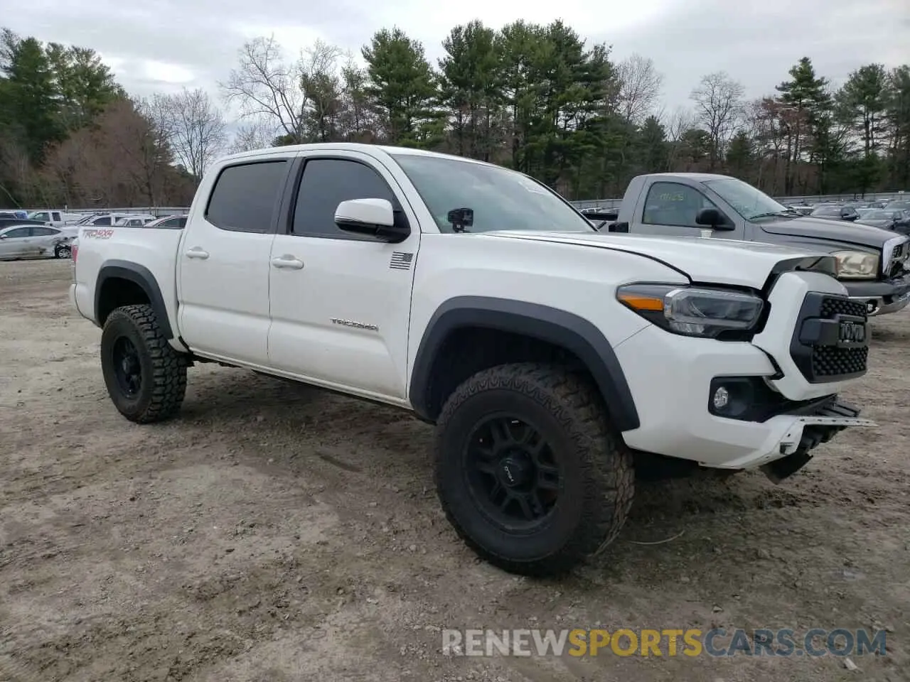 4 Photograph of a damaged car 3TMCZ5AN2LM366490 TOYOTA TACOMA 2020
