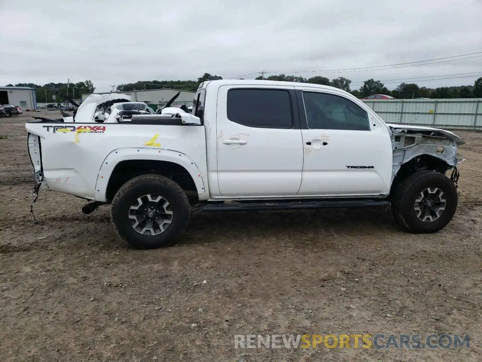 9 Photograph of a damaged car 3TMCZ5AN3LM289287 TOYOTA TACOMA 2020