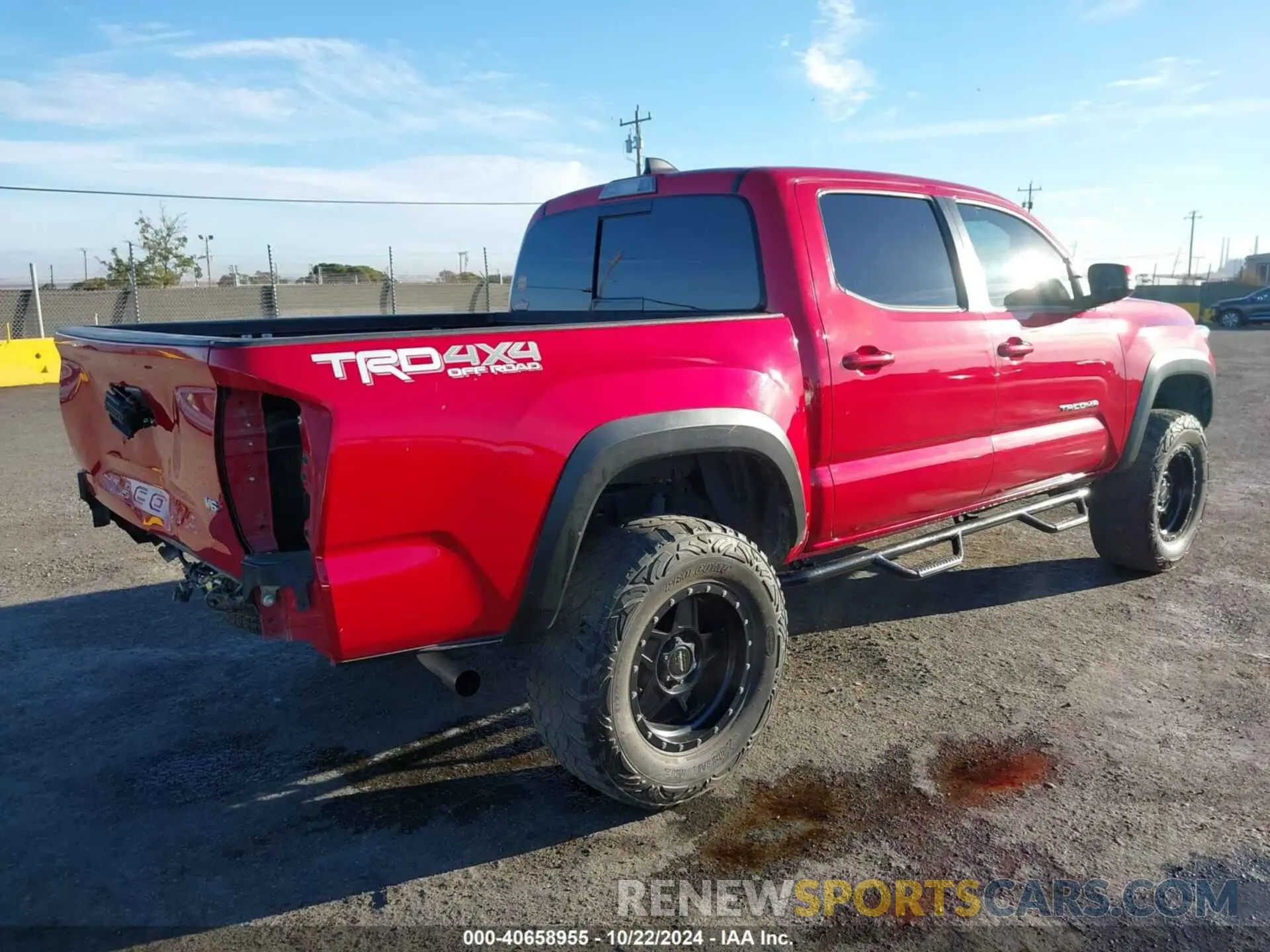 4 Photograph of a damaged car 3TMCZ5AN3LM312339 TOYOTA TACOMA 2020