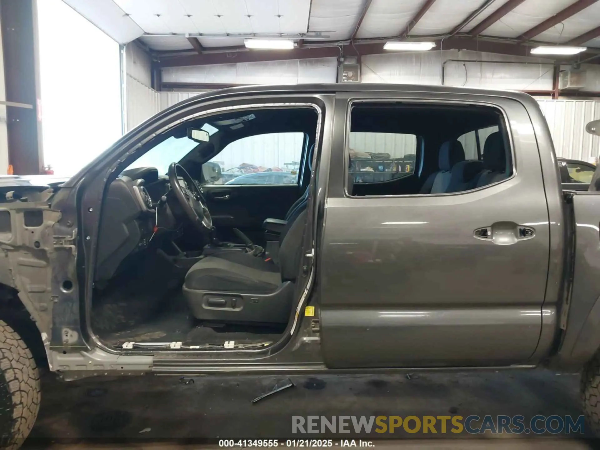 15 Photograph of a damaged car 3TMCZ5AN3LM314754 TOYOTA TACOMA 2020