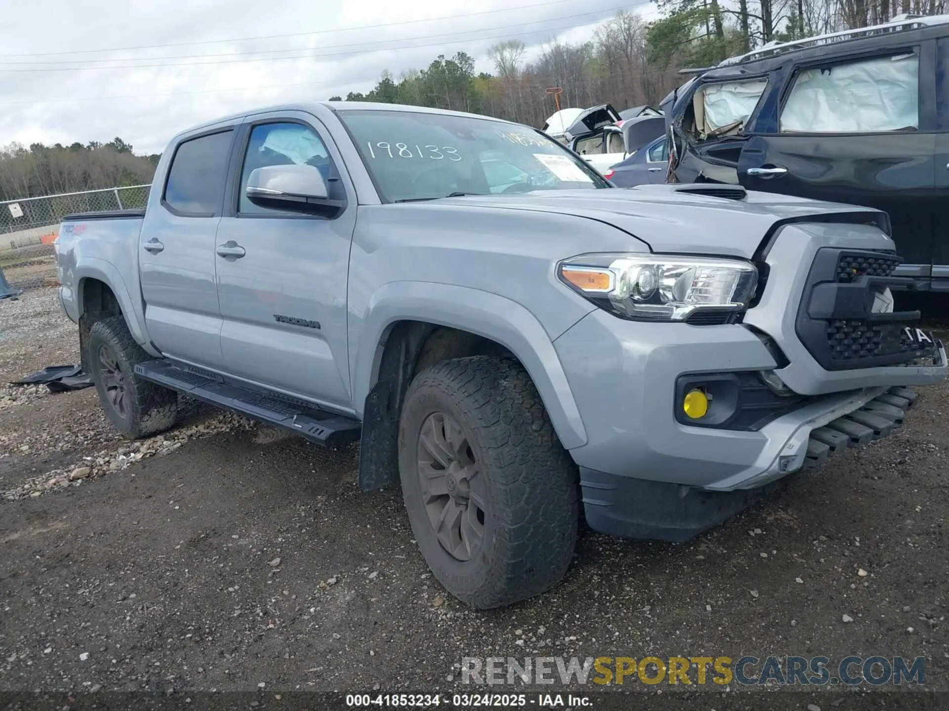 1 Photograph of a damaged car 3TMCZ5AN3LM318125 TOYOTA TACOMA 2020