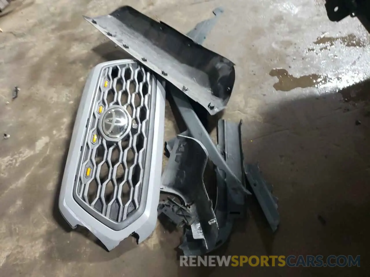 12 Photograph of a damaged car 3TMCZ5AN3LM319503 TOYOTA TACOMA 2020