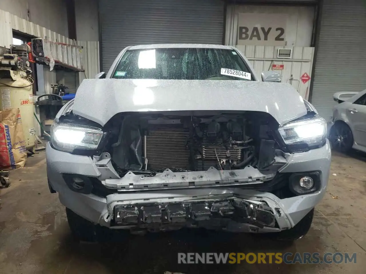 5 Photograph of a damaged car 3TMCZ5AN3LM319503 TOYOTA TACOMA 2020