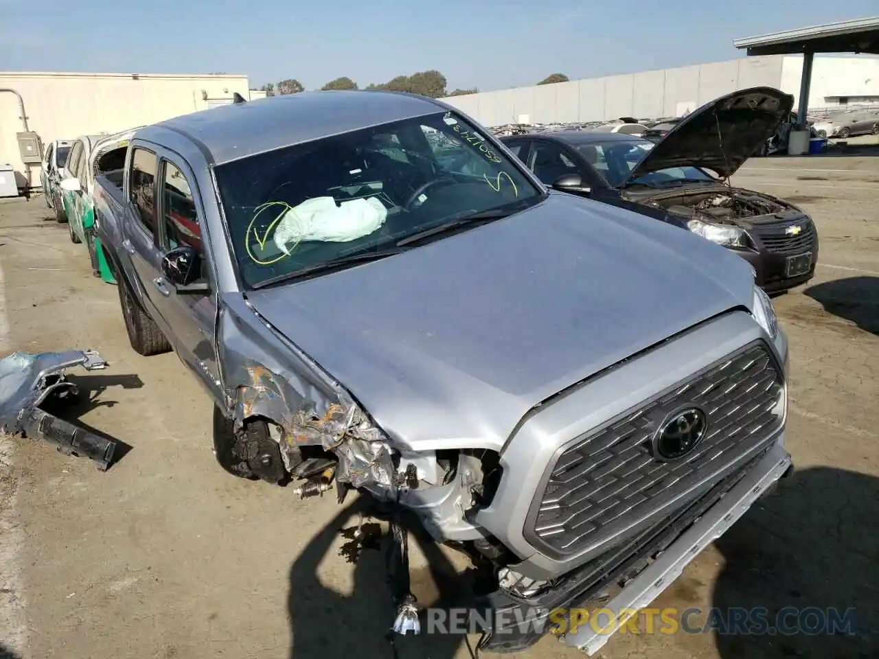 1 Photograph of a damaged car 3TMCZ5AN3LM332252 TOYOTA TACOMA 2020