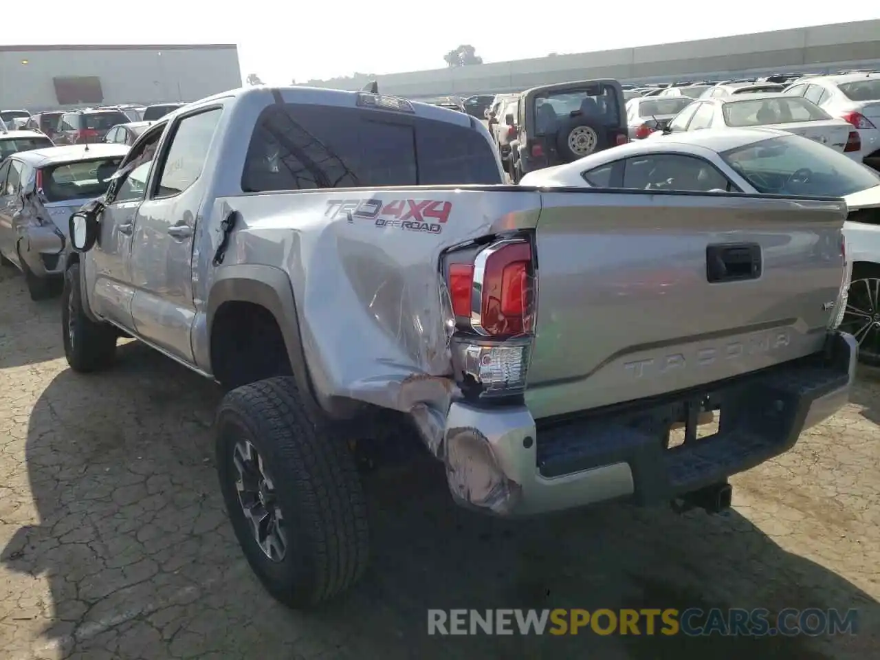 3 Photograph of a damaged car 3TMCZ5AN3LM332252 TOYOTA TACOMA 2020