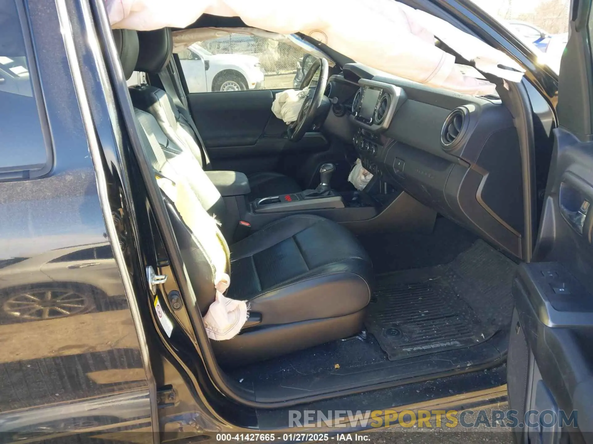 5 Photograph of a damaged car 3TMCZ5AN3LM337337 TOYOTA TACOMA 2020