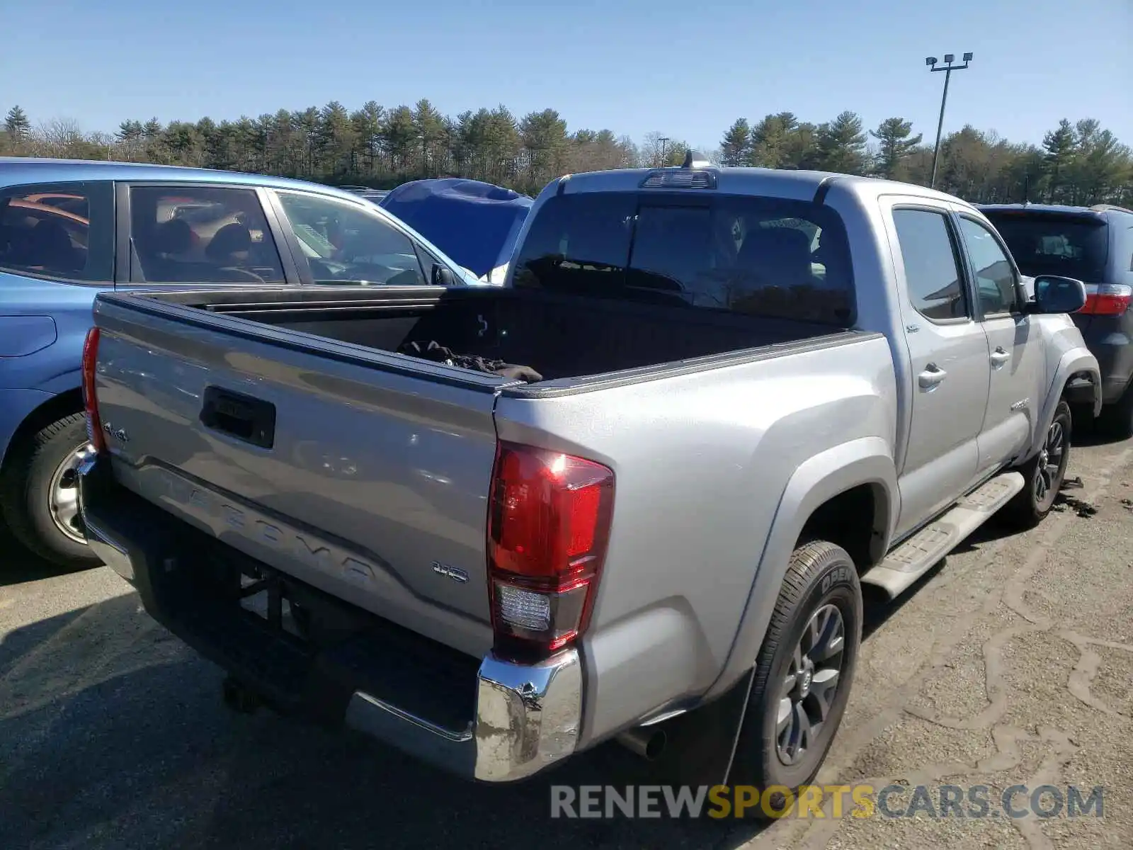 4 Photograph of a damaged car 3TMCZ5AN3LM339458 TOYOTA TACOMA 2020