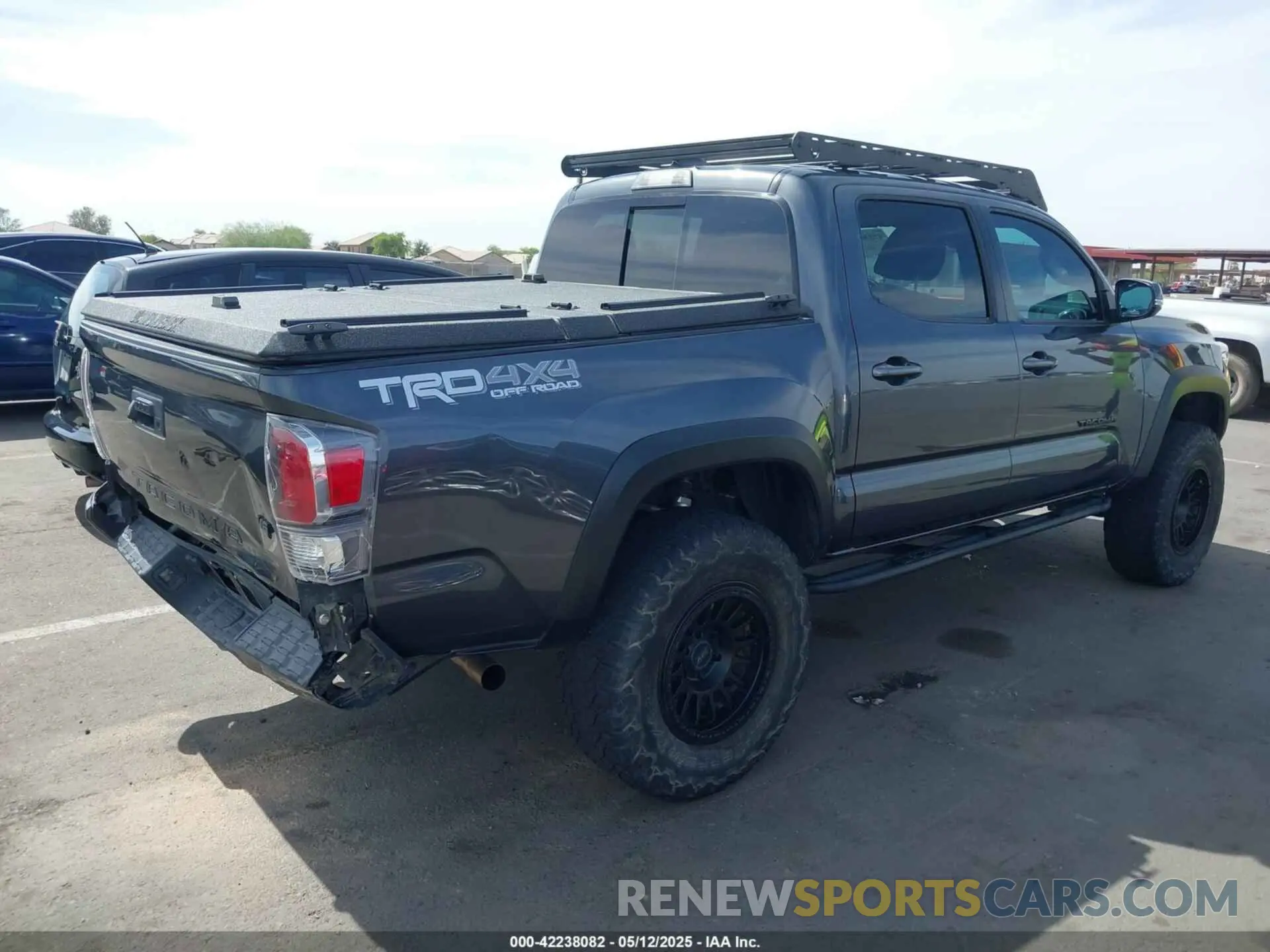 4 Photograph of a damaged car 3TMCZ5AN3LM357510 TOYOTA TACOMA 2020