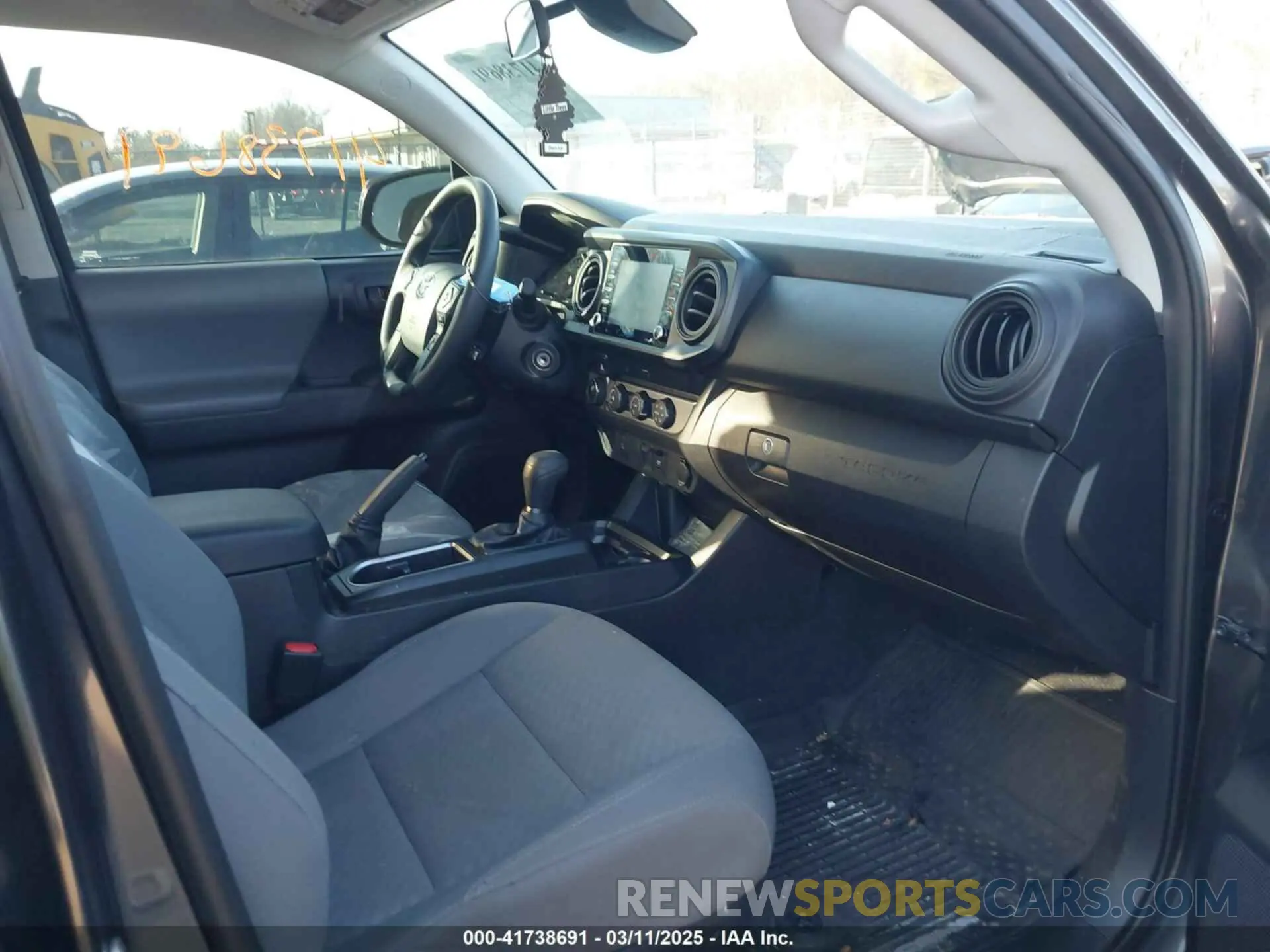 5 Photograph of a damaged car 3TMCZ5AN4LM307814 TOYOTA TACOMA 2020