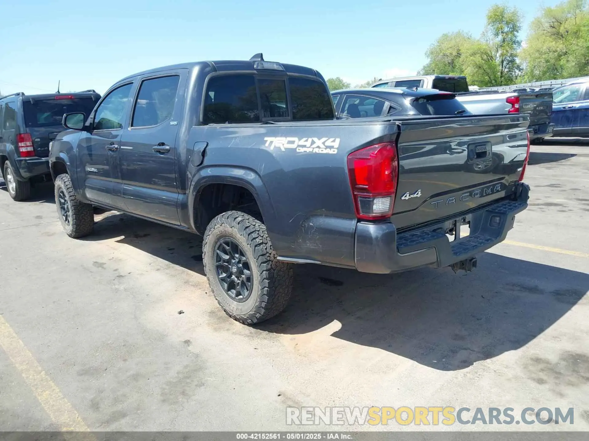 3 Photograph of a damaged car 3TMCZ5AN4LM310874 TOYOTA TACOMA 2020