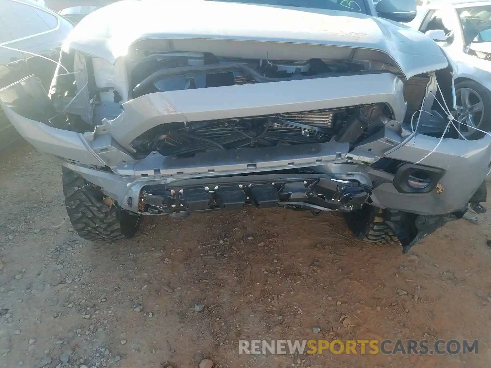 9 Photograph of a damaged car 3TMCZ5AN4LM313984 TOYOTA TACOMA 2020