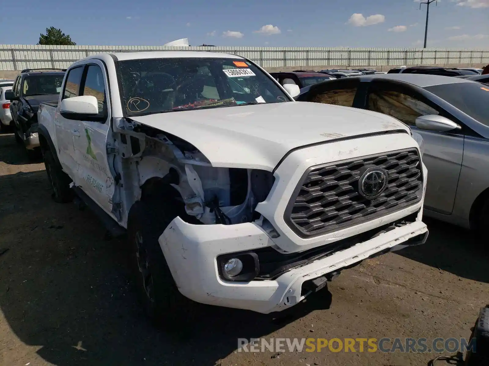 1 Photograph of a damaged car 3TMCZ5AN4LM320823 TOYOTA TACOMA 2020