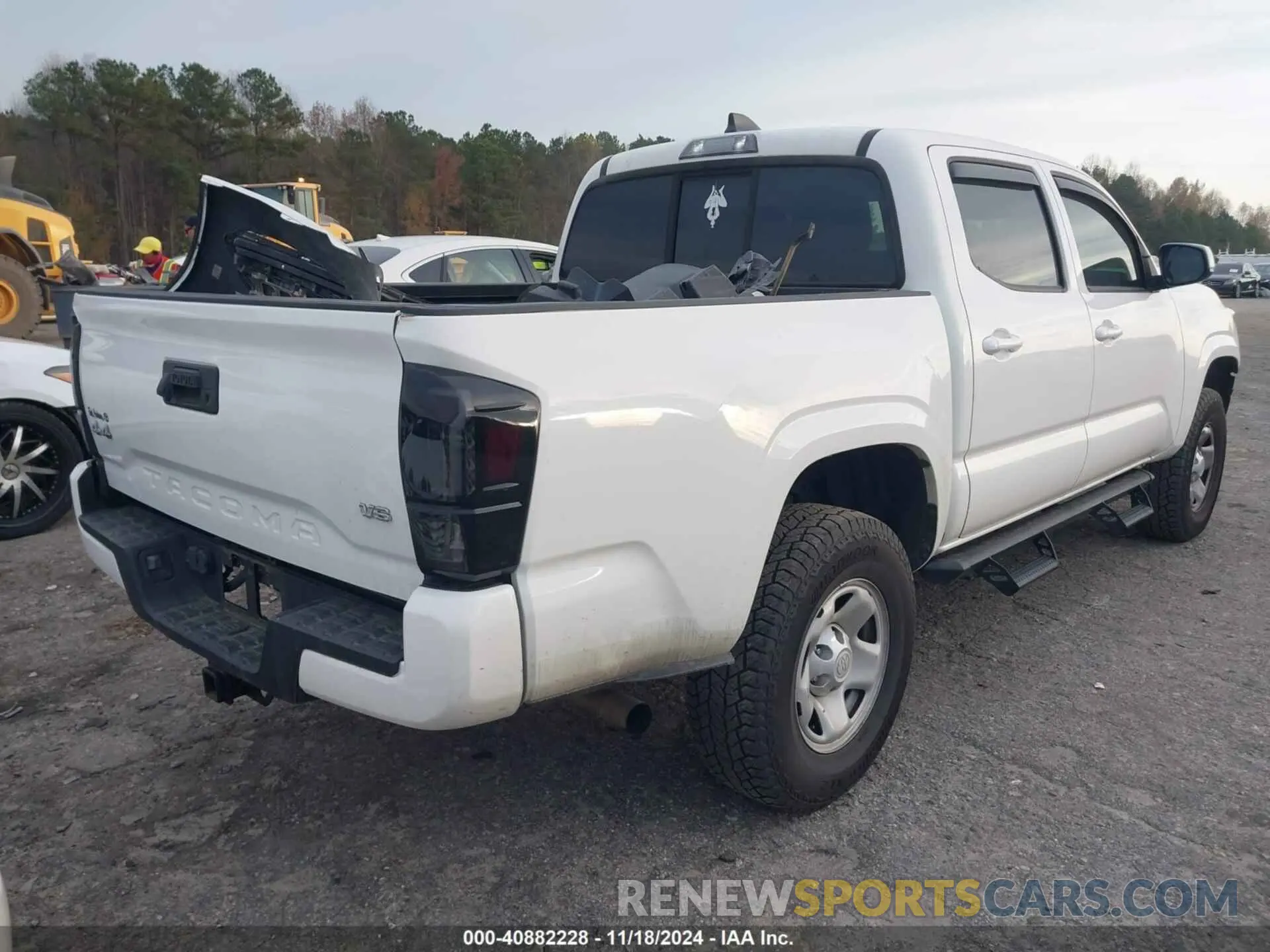 4 Photograph of a damaged car 3TMCZ5AN4LM341185 TOYOTA TACOMA 2020
