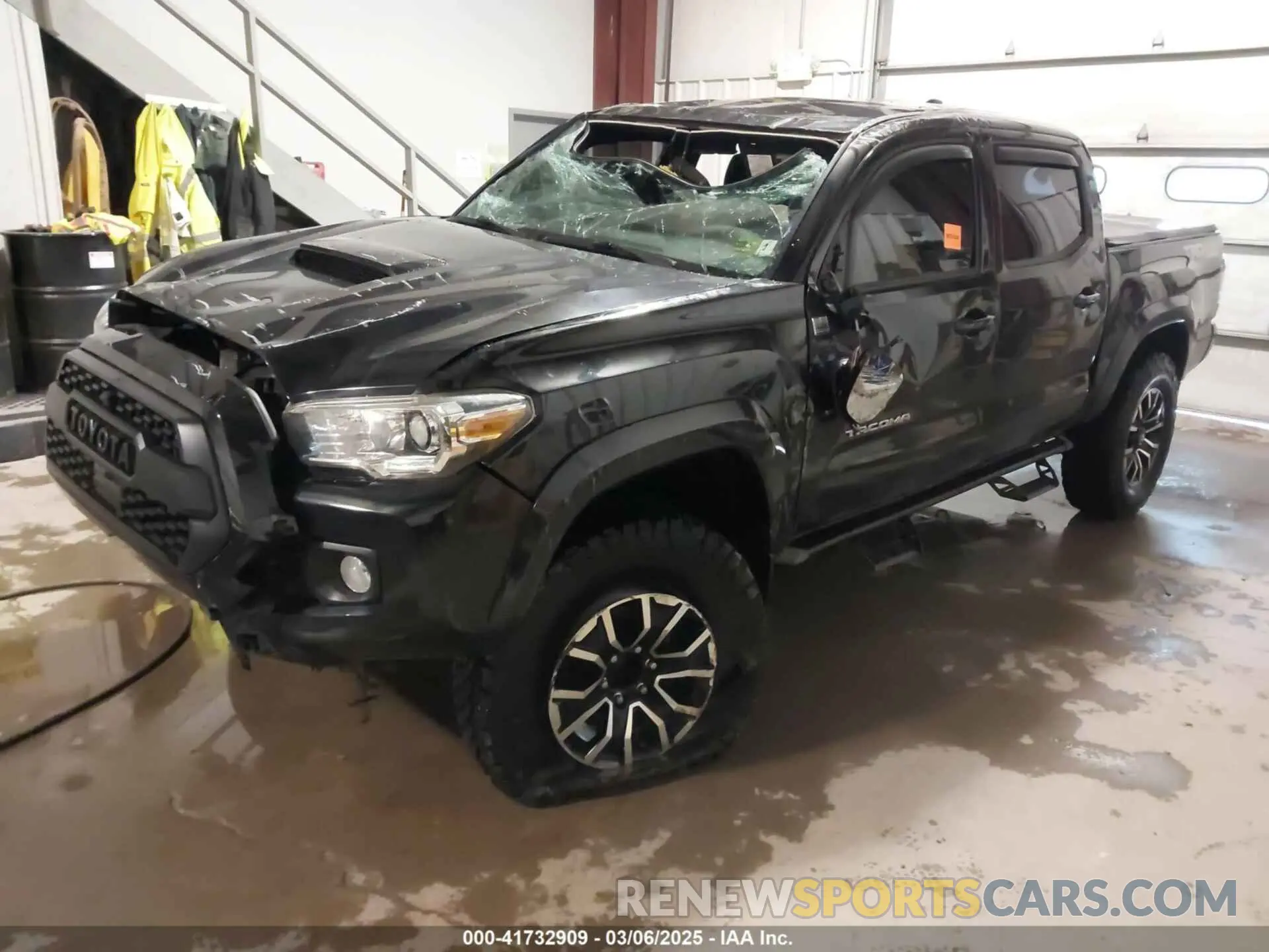 2 Photograph of a damaged car 3TMCZ5AN4LM351344 TOYOTA TACOMA 2020