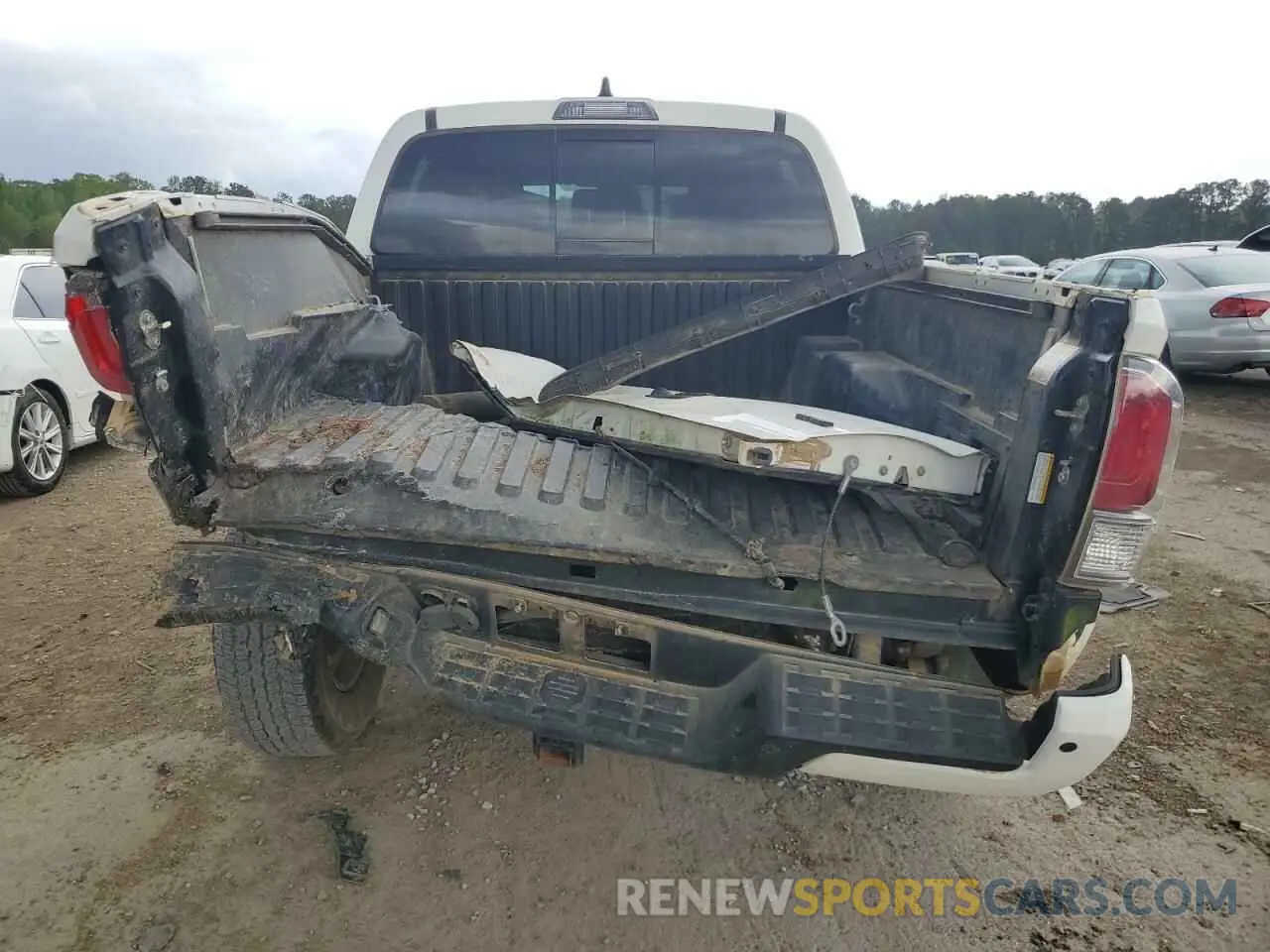 6 Photograph of a damaged car 3TMCZ5AN5LM292675 TOYOTA TACOMA 2020