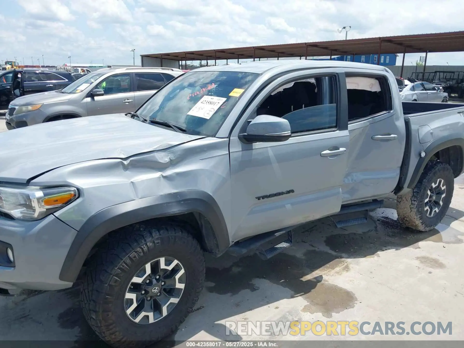 6 Photograph of a damaged car 3TMCZ5AN5LM318434 TOYOTA TACOMA 2020