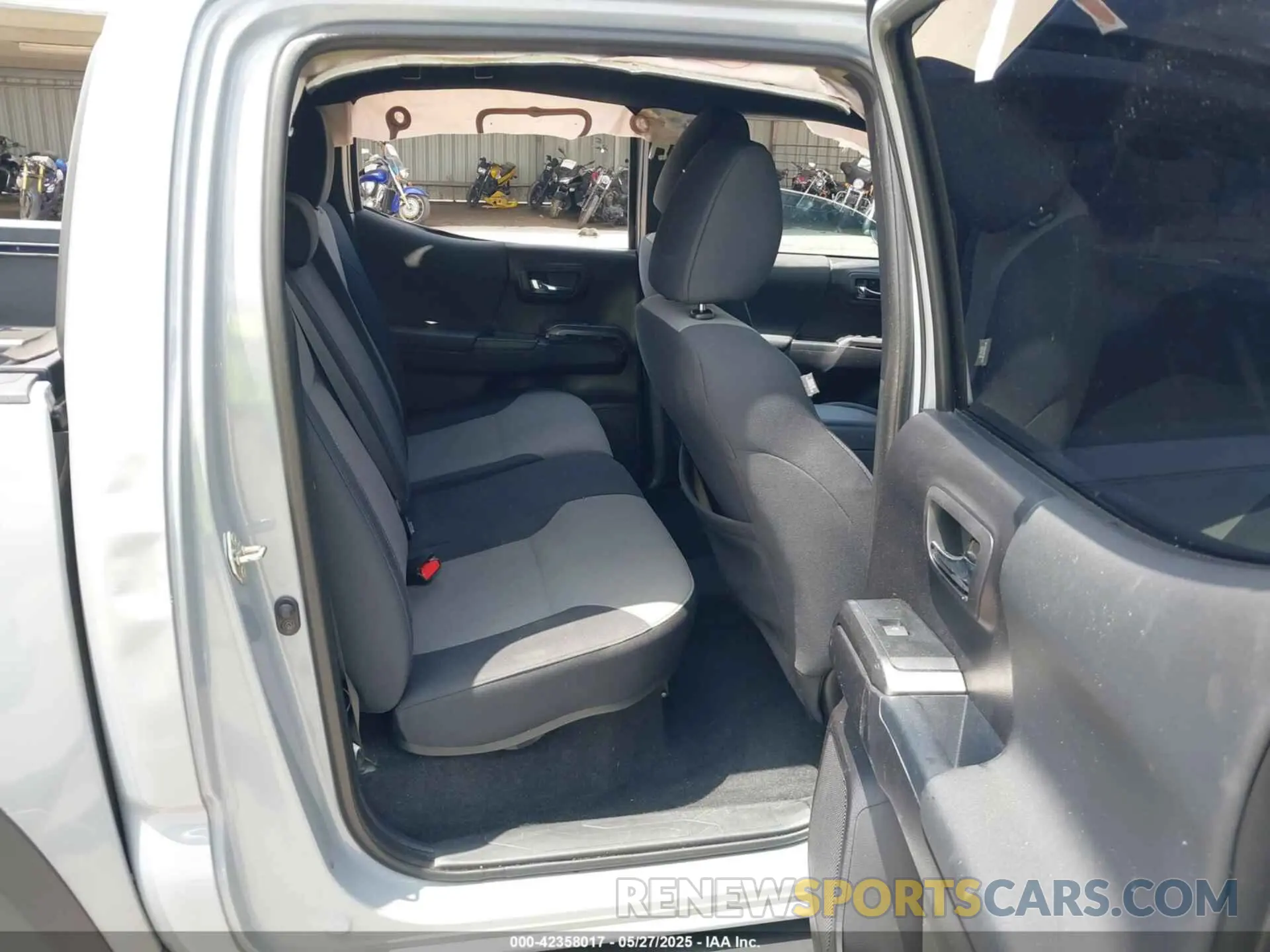 8 Photograph of a damaged car 3TMCZ5AN5LM318434 TOYOTA TACOMA 2020