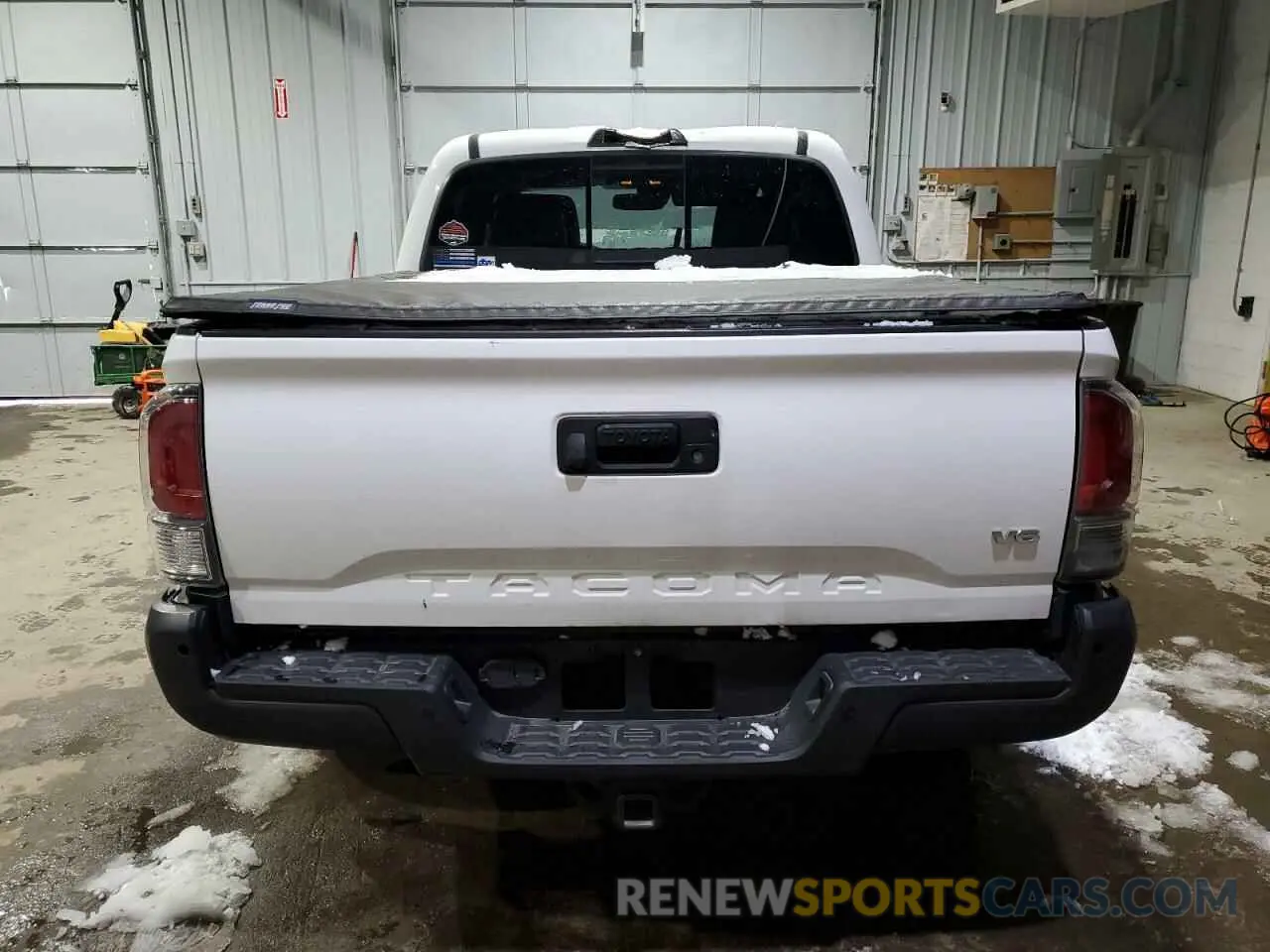 6 Photograph of a damaged car 3TMCZ5AN5LM325643 TOYOTA TACOMA 2020