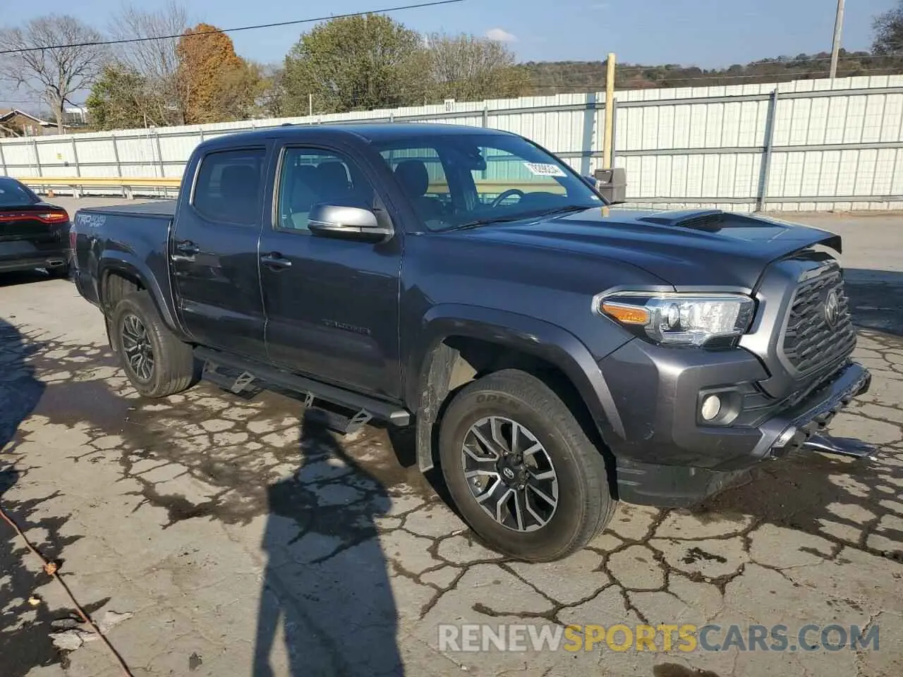 4 Photograph of a damaged car 3TMCZ5AN5LM339784 TOYOTA TACOMA 2020