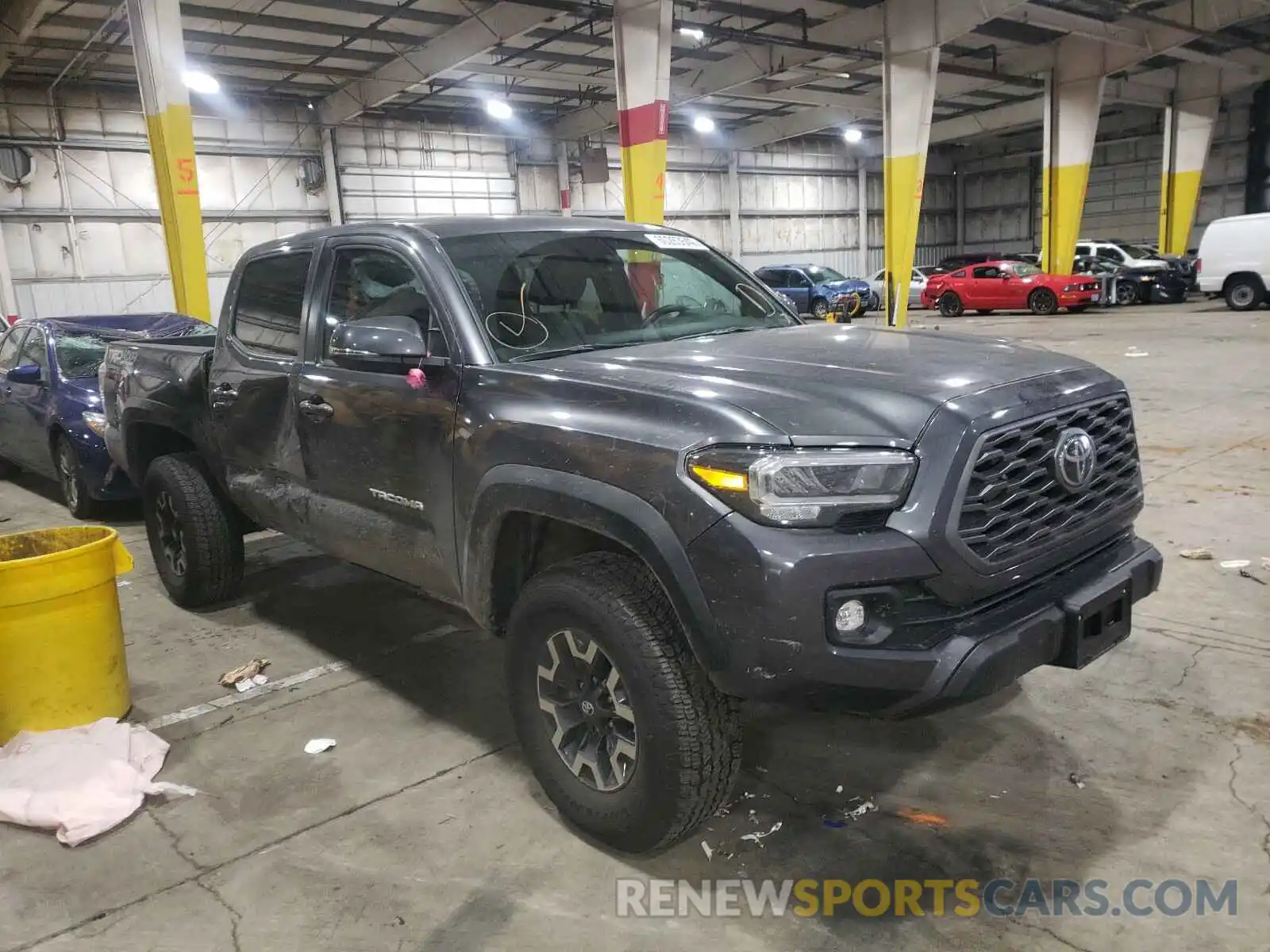 1 Photograph of a damaged car 3TMCZ5AN5LM348985 TOYOTA TACOMA 2020