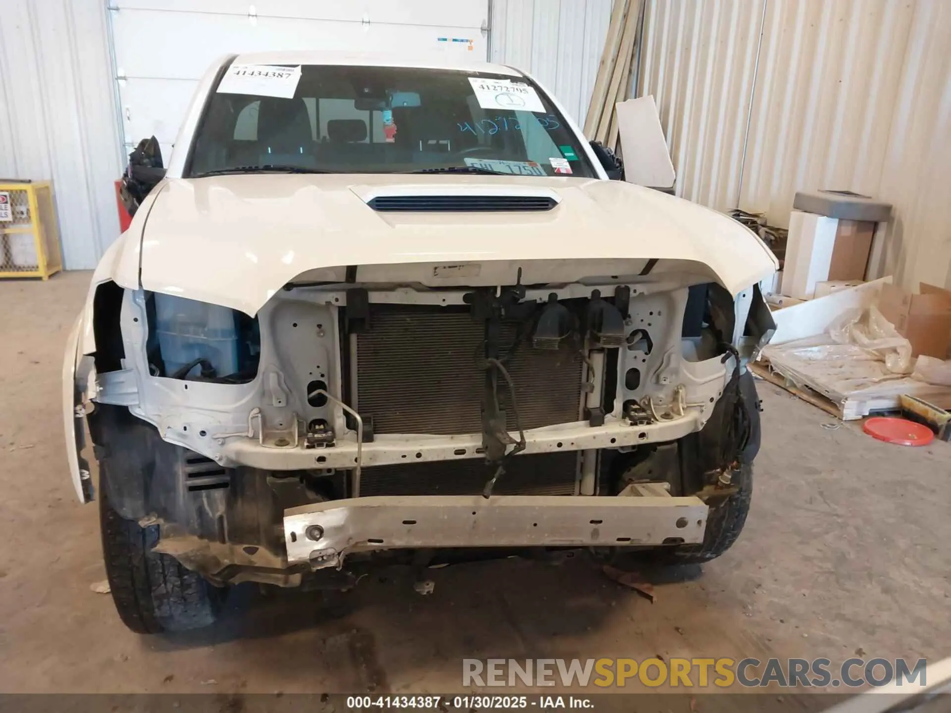 13 Photograph of a damaged car 3TMCZ5AN5LM362756 TOYOTA TACOMA 2020
