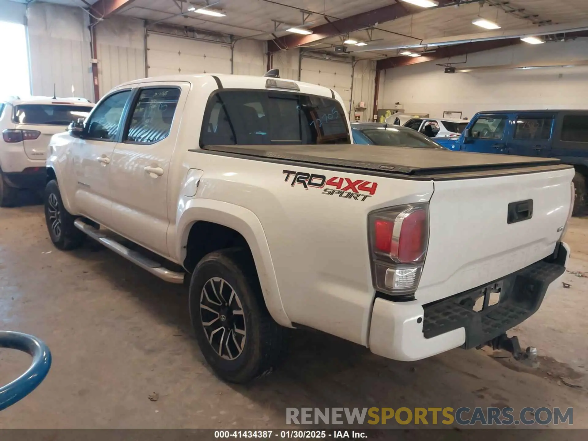 3 Photograph of a damaged car 3TMCZ5AN5LM362756 TOYOTA TACOMA 2020