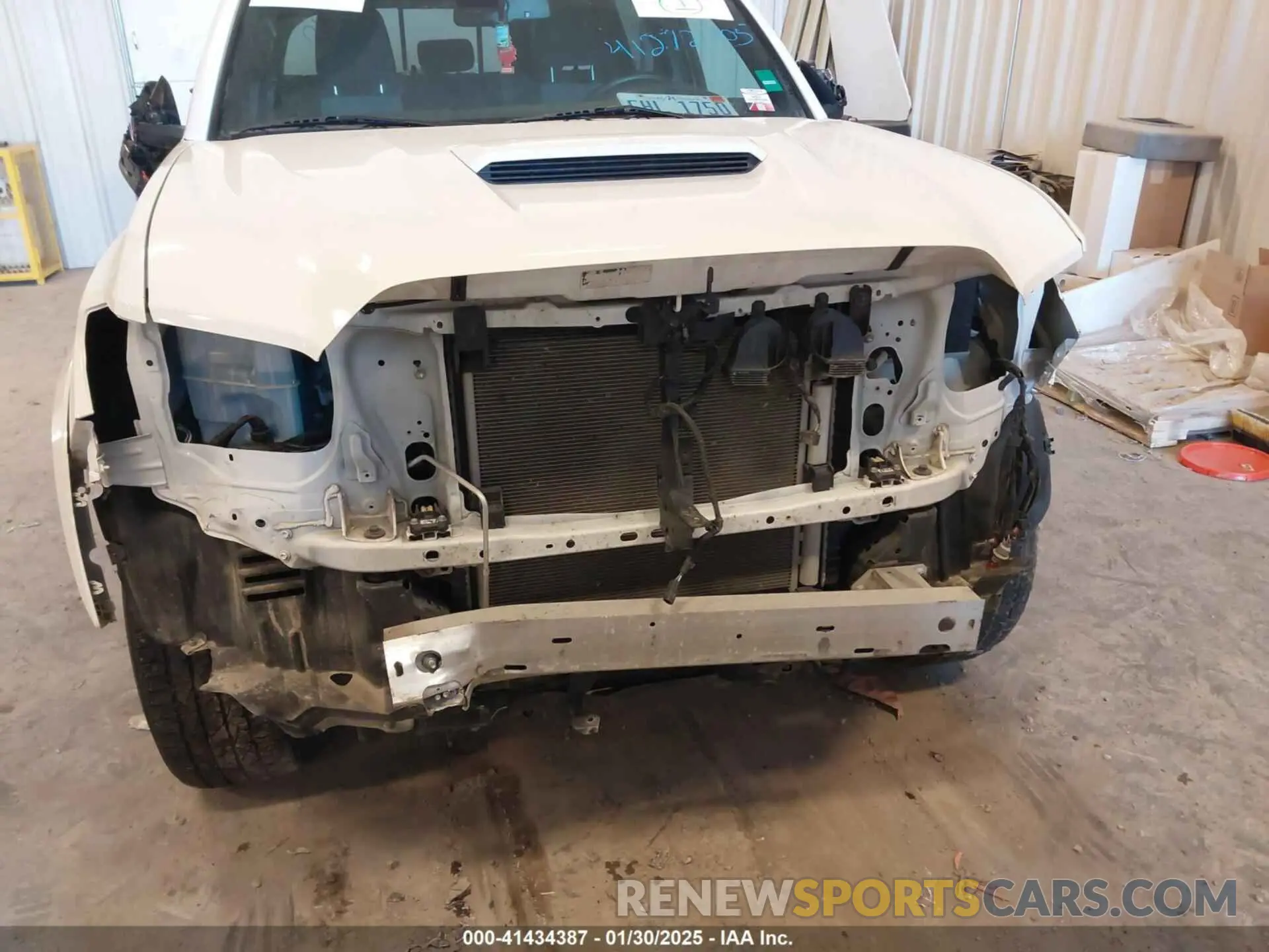 6 Photograph of a damaged car 3TMCZ5AN5LM362756 TOYOTA TACOMA 2020