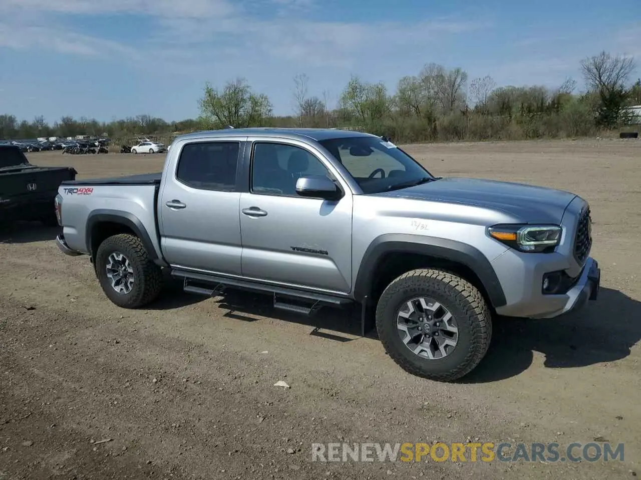 4 Photograph of a damaged car 3TMCZ5AN6LM293818 TOYOTA TACOMA 2020