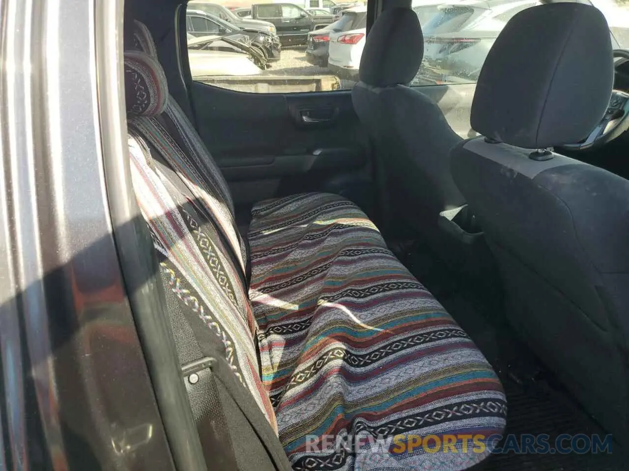 10 Photograph of a damaged car 3TMCZ5AN6LM304980 TOYOTA TACOMA 2020