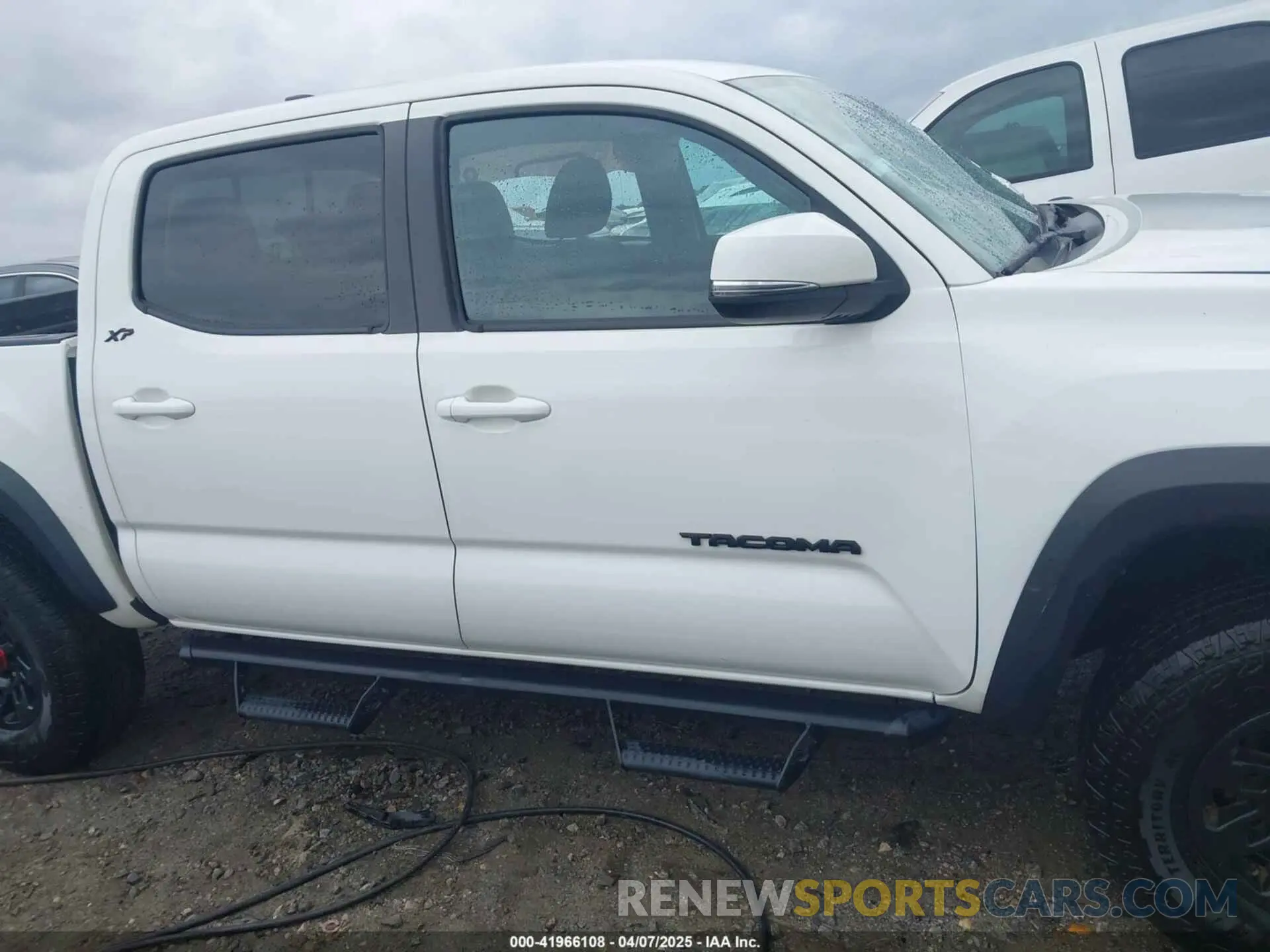 13 Photograph of a damaged car 3TMCZ5AN6LM308723 TOYOTA TACOMA 2020