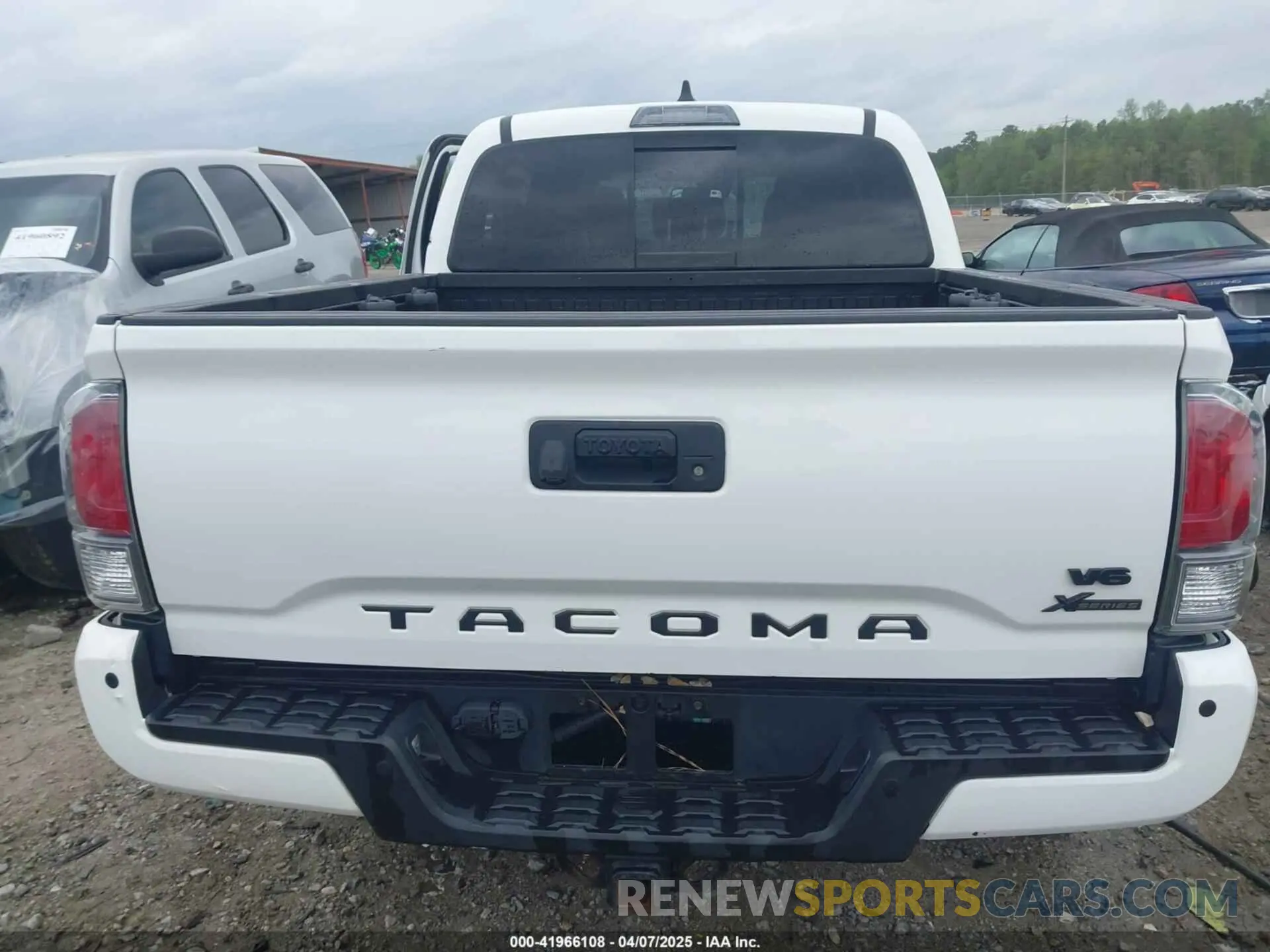 16 Photograph of a damaged car 3TMCZ5AN6LM308723 TOYOTA TACOMA 2020