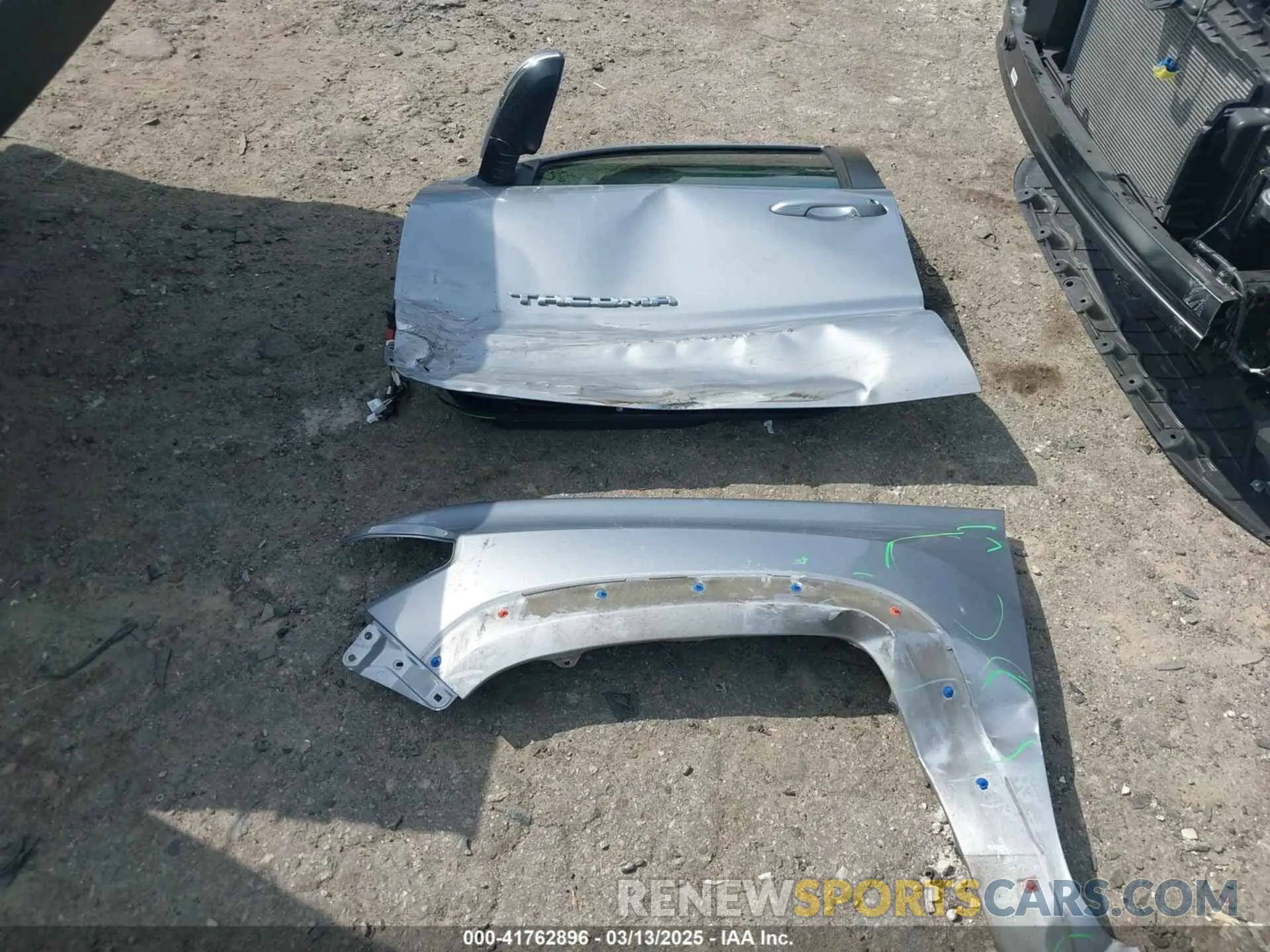 12 Photograph of a damaged car 3TMCZ5AN6LM316336 TOYOTA TACOMA 2020