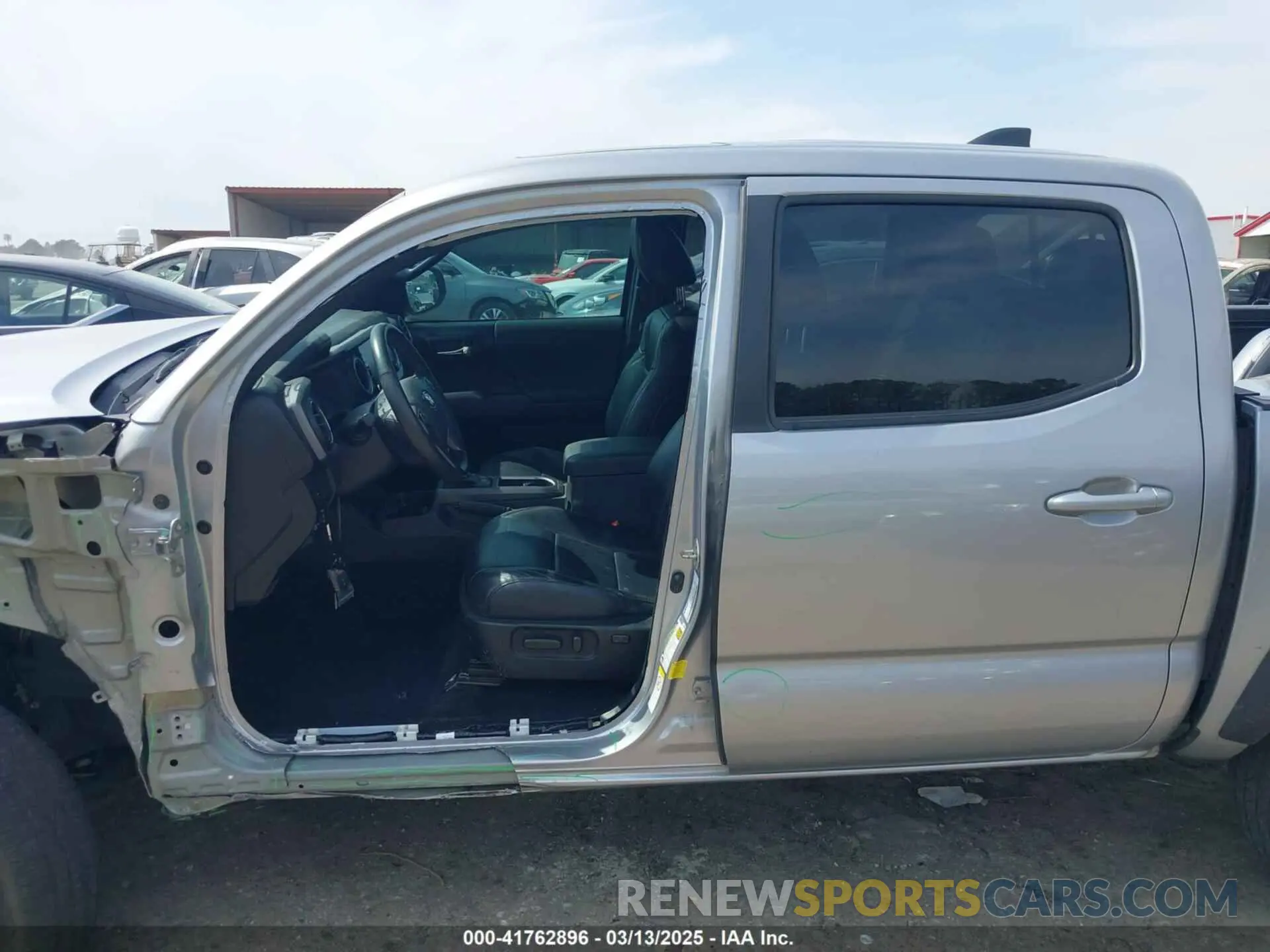 15 Photograph of a damaged car 3TMCZ5AN6LM316336 TOYOTA TACOMA 2020