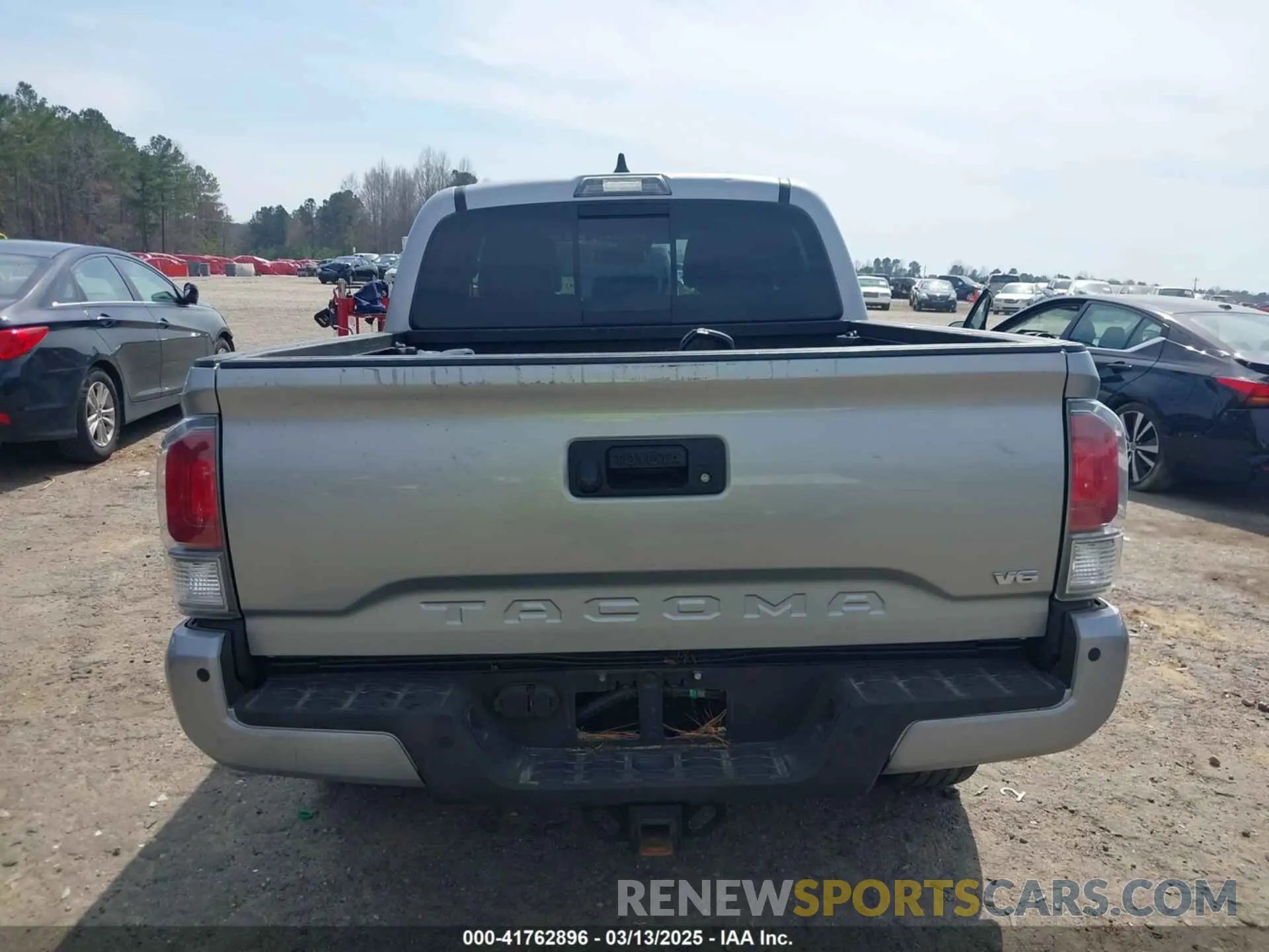 17 Photograph of a damaged car 3TMCZ5AN6LM316336 TOYOTA TACOMA 2020