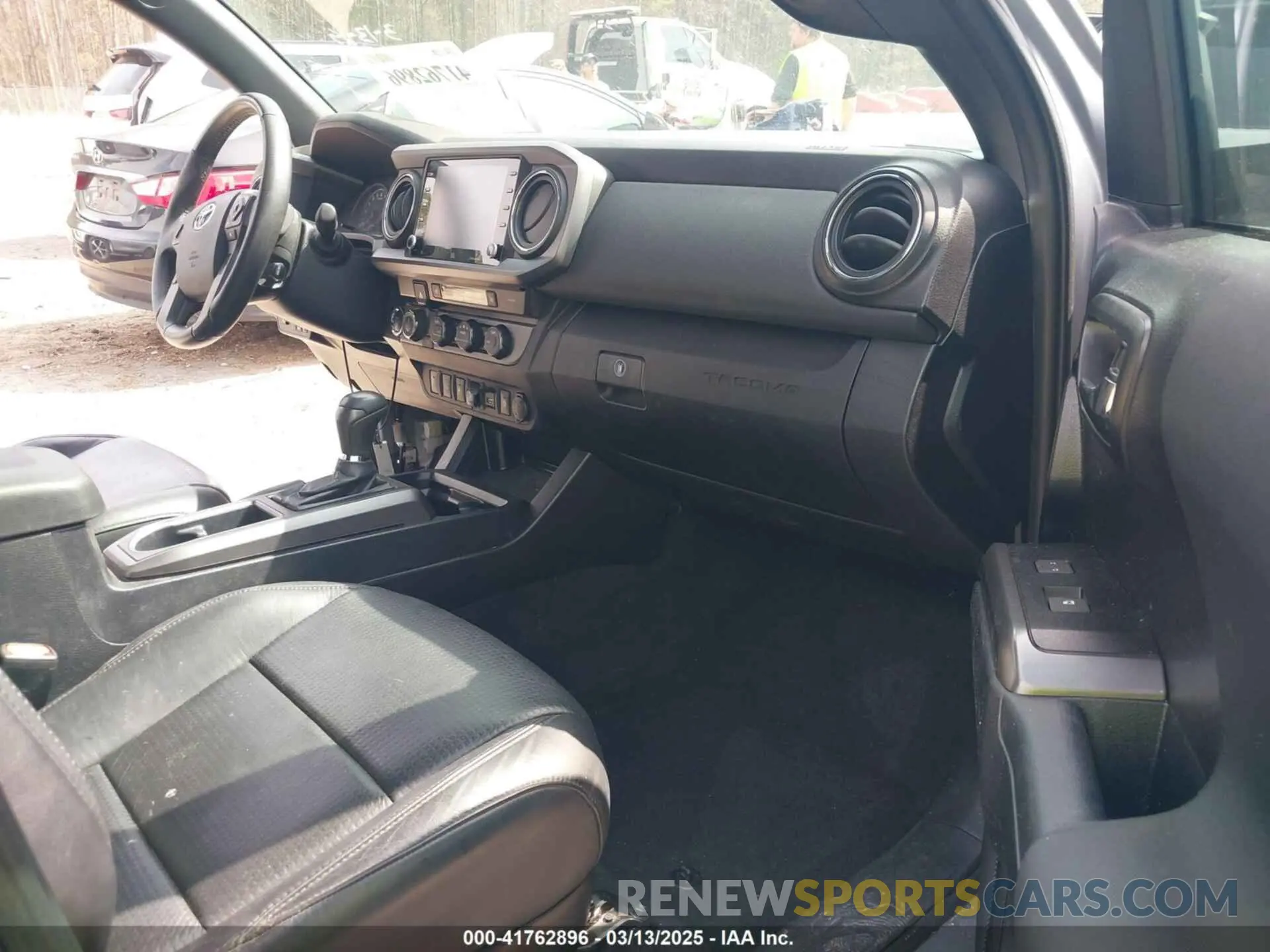 5 Photograph of a damaged car 3TMCZ5AN6LM316336 TOYOTA TACOMA 2020