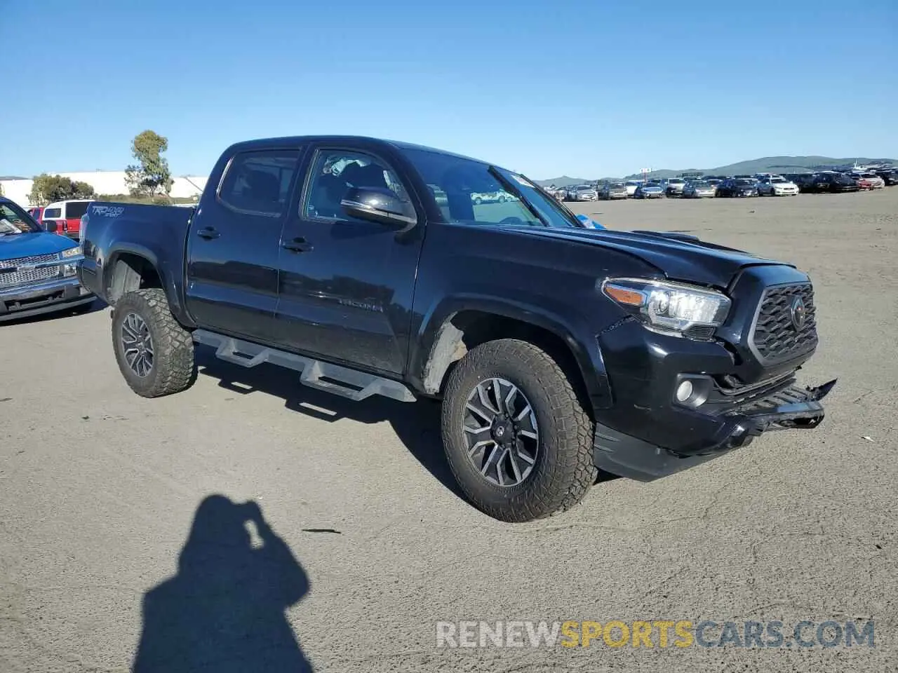 4 Photograph of a damaged car 3TMCZ5AN6LM320001 TOYOTA TACOMA 2020