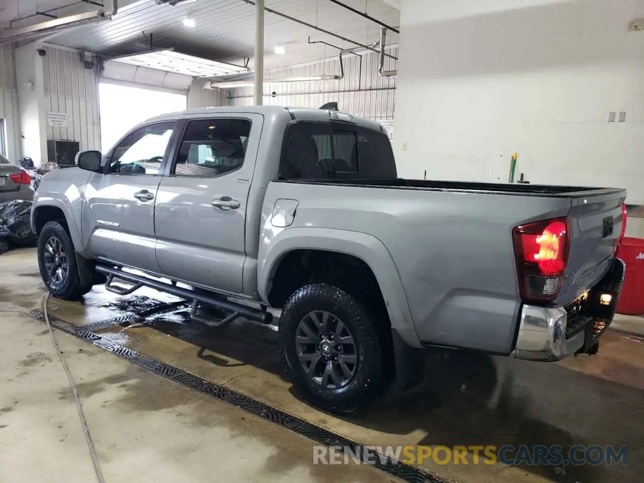 2 Photograph of a damaged car 3TMCZ5AN6LM340975 TOYOTA TACOMA 2020